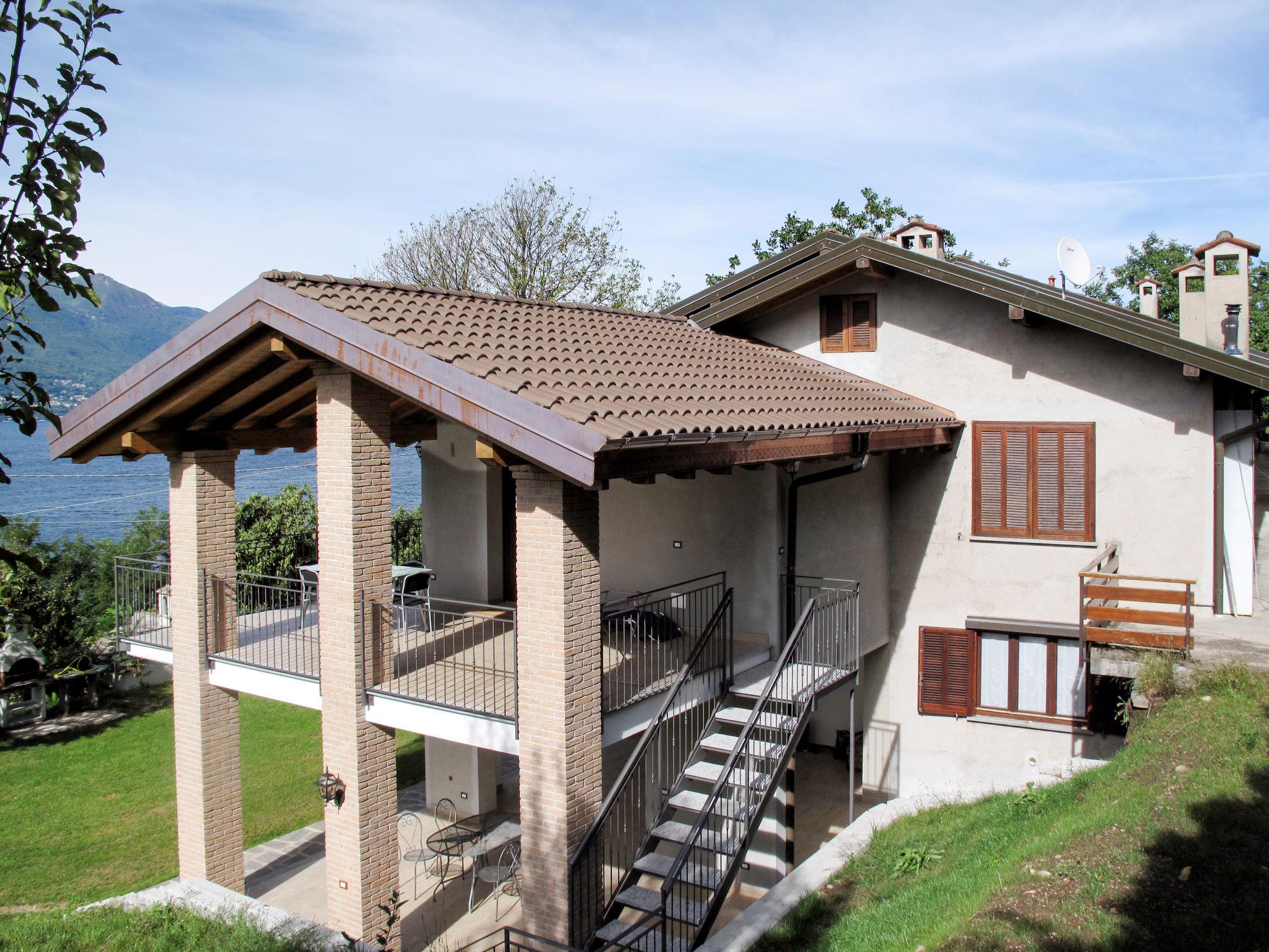 Foto 3 - Apartamento de 2 habitaciones en Castelveccana con jardín y vistas a la montaña