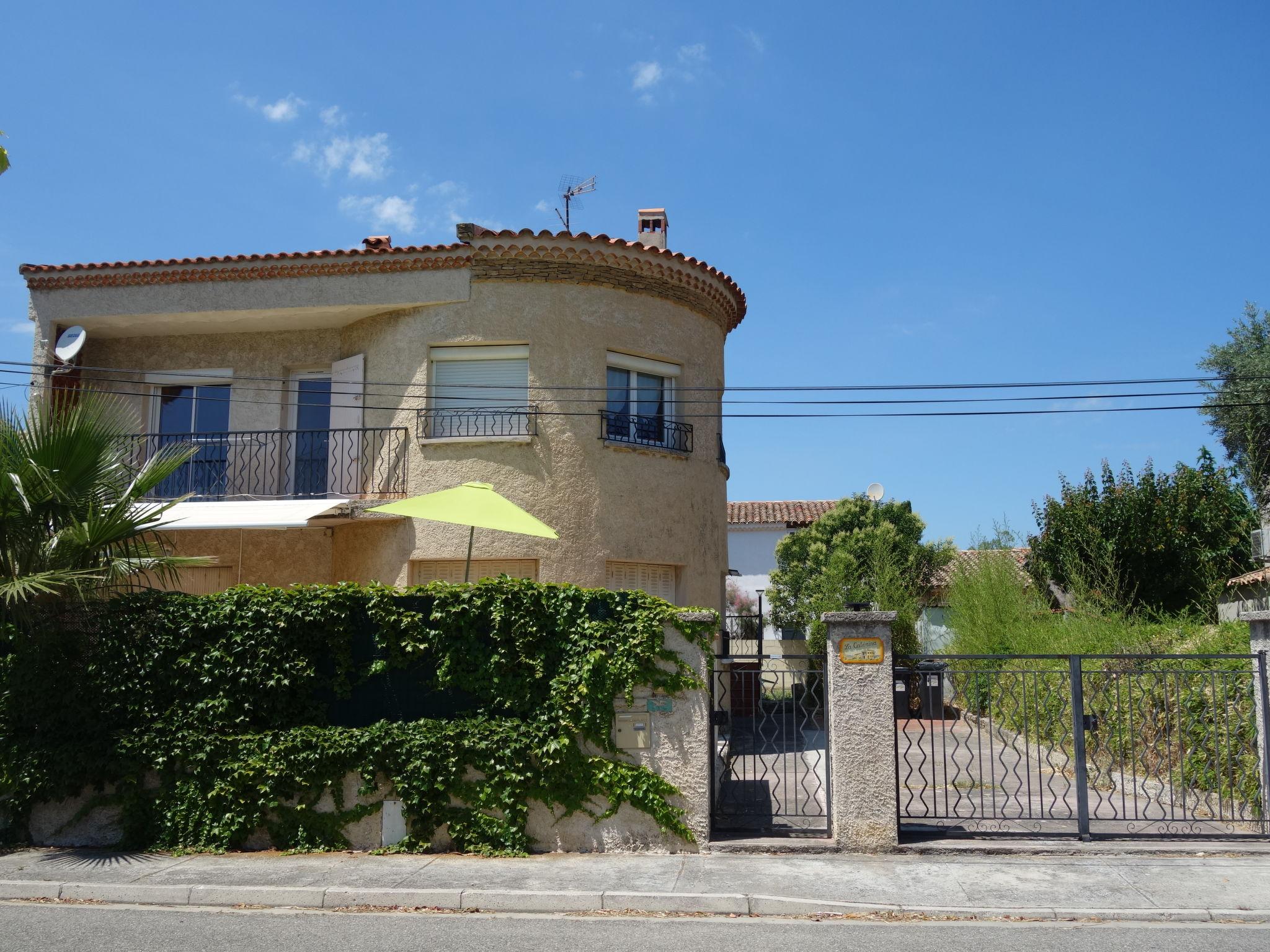 Photo 15 - Appartement de 2 chambres à Saint-Cyr-sur-Mer avec vues à la mer