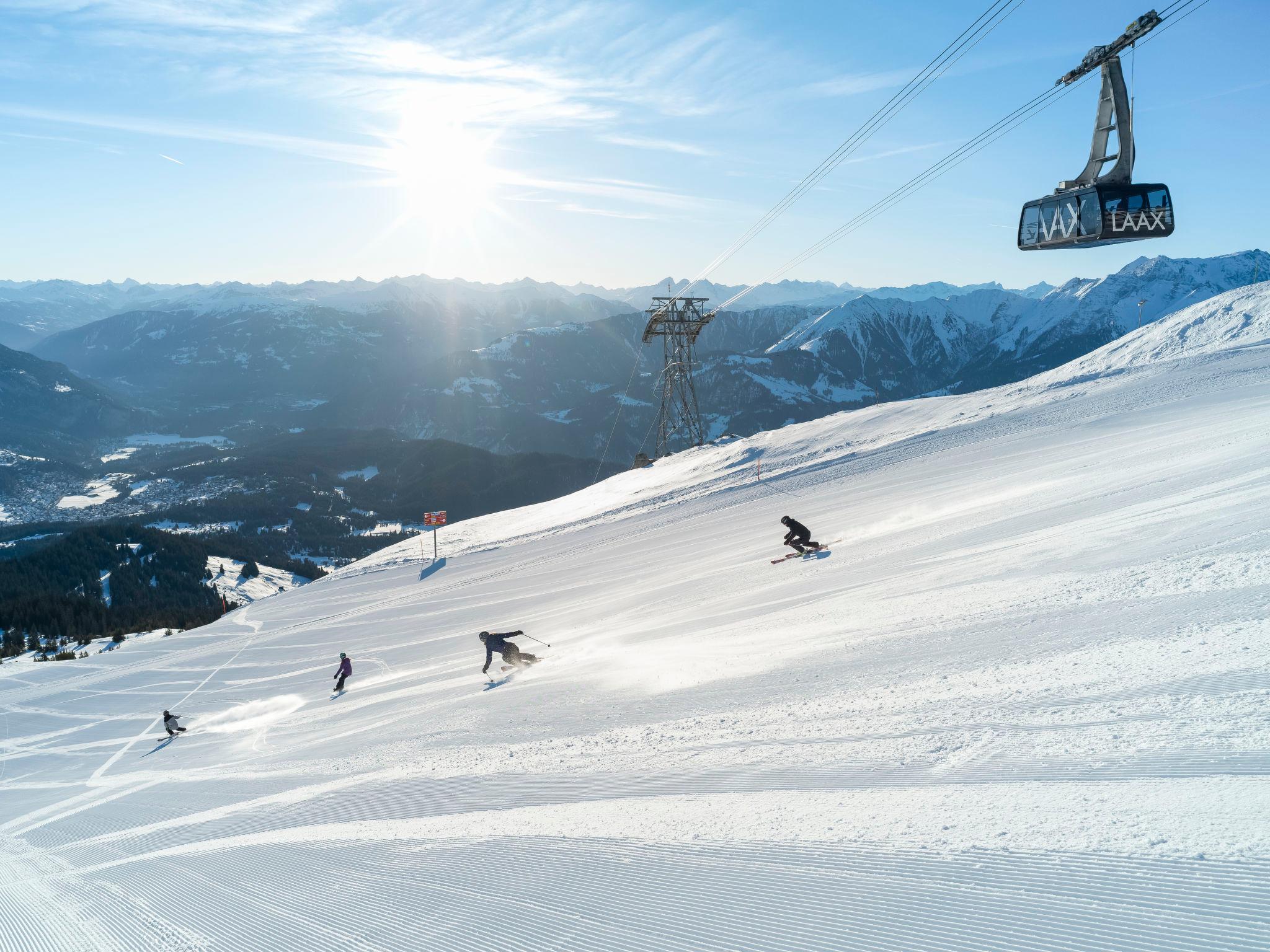 Foto 48 - Apartamento de 4 habitaciones en Laax con vistas a la montaña