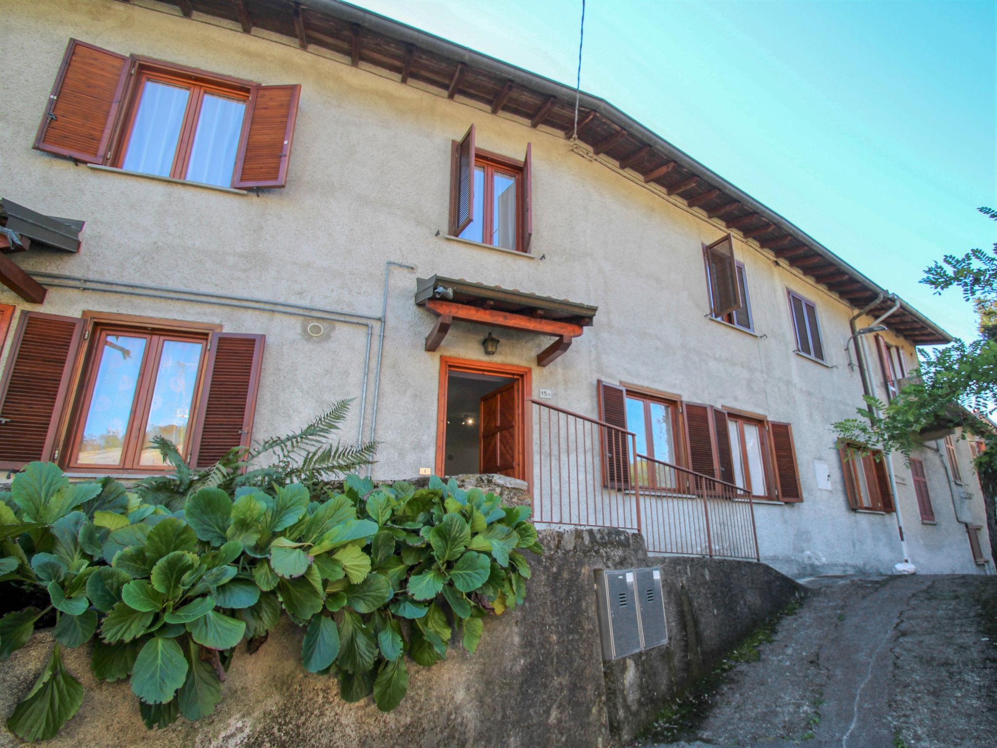 Foto 4 - Haus mit 2 Schlafzimmern in Castelveccana mit blick auf die berge