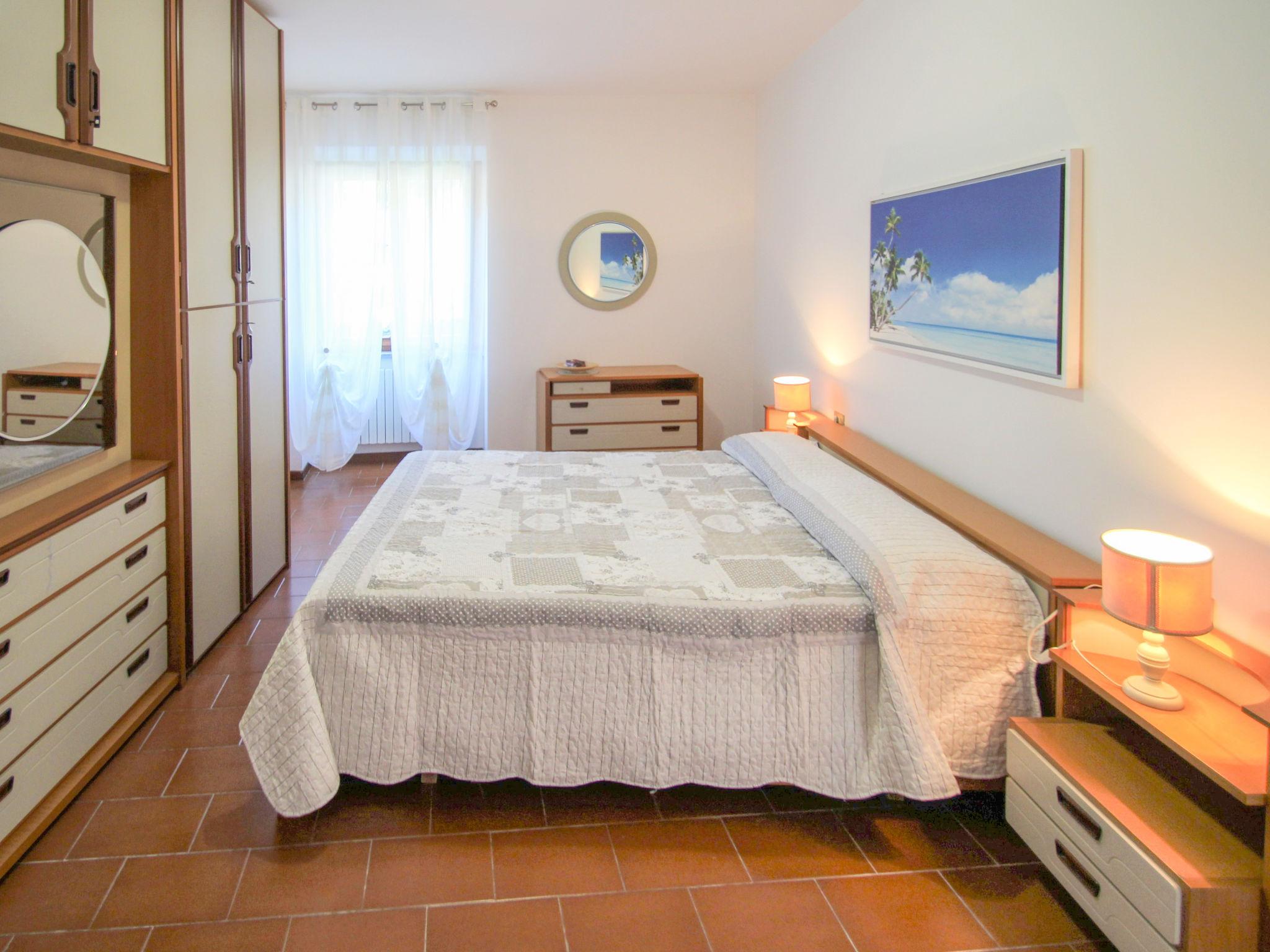 Photo 11 - Maison de 2 chambres à Castelveccana avec vues sur la montagne