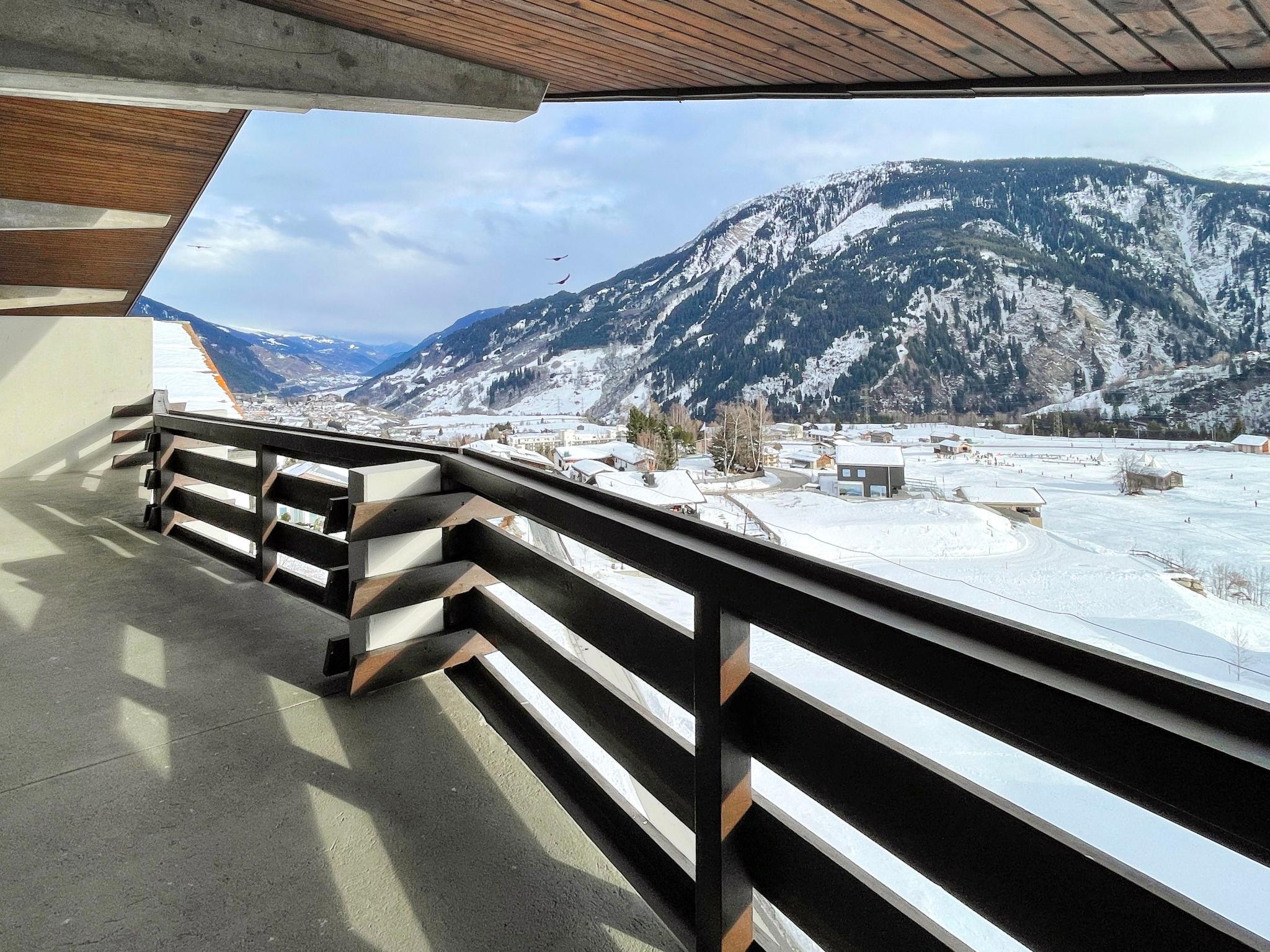 Foto 13 - Appartamento con 2 camere da letto a Disentis/Mustér con piscina e vista sulle montagne