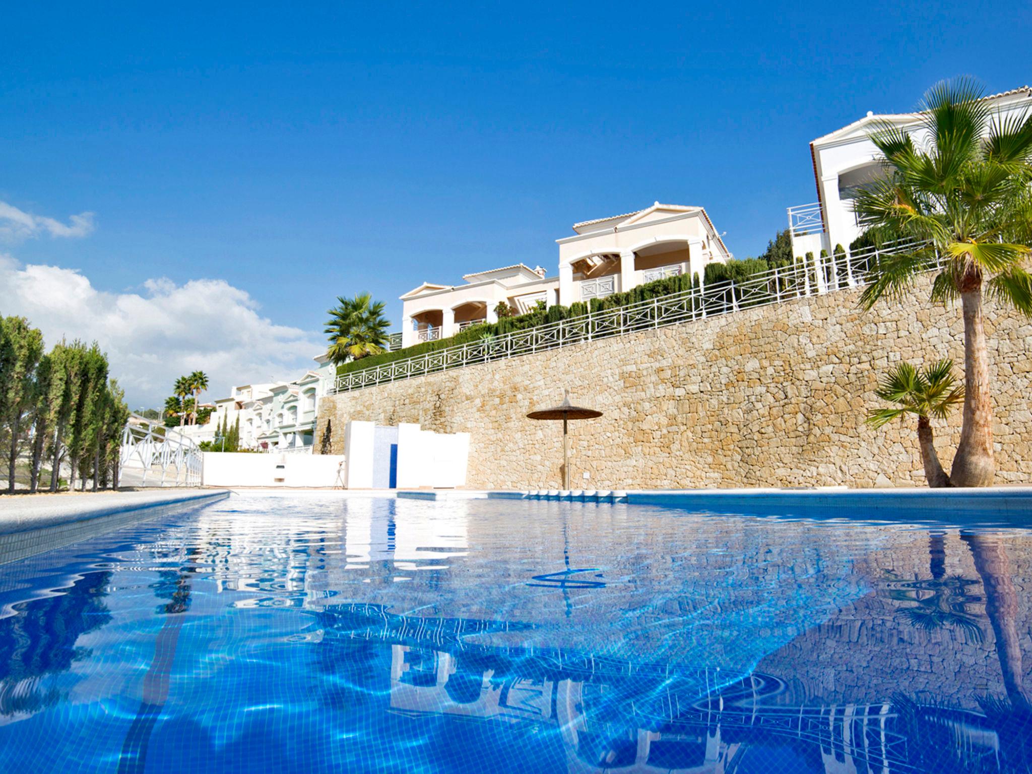 Foto 1 - Casa de 3 quartos em Calp com piscina e vistas do mar