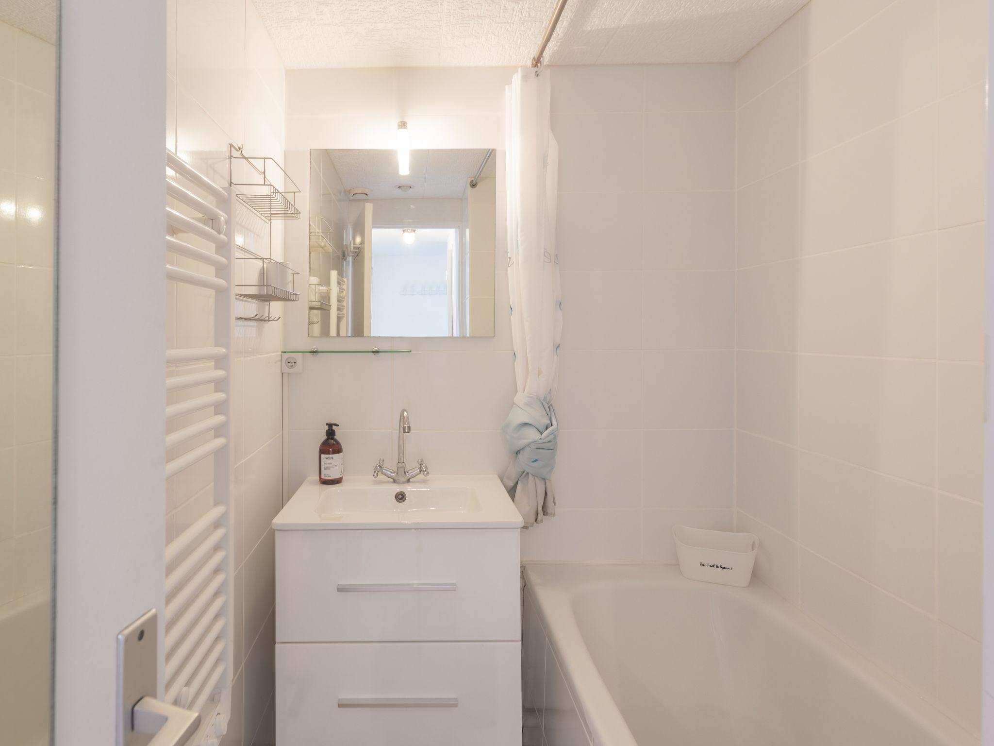 Foto 5 - Apartamento de 1 quarto em Hyères com piscina e terraço