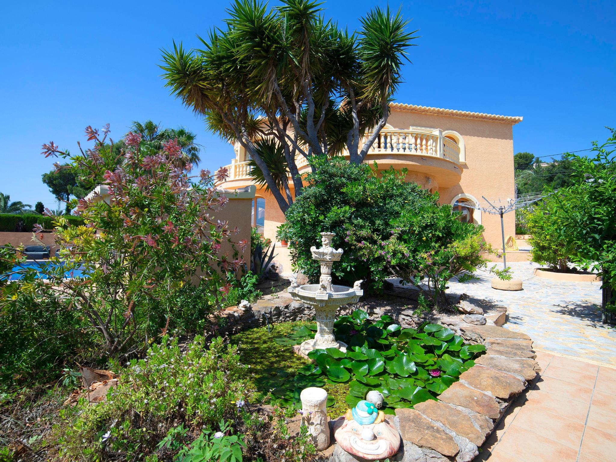 Foto 16 - Casa de 2 quartos em Calp com piscina privada e jardim