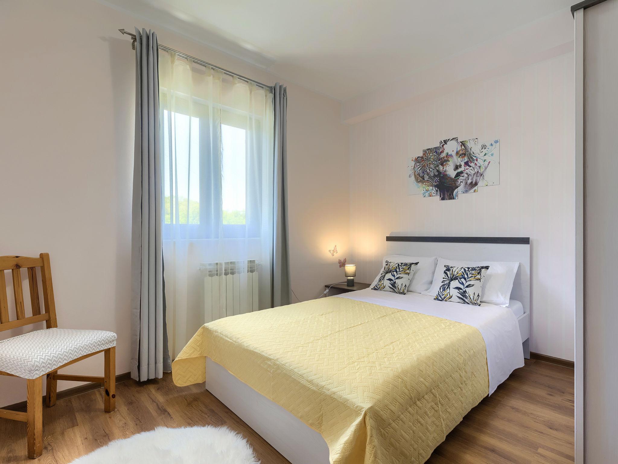 Foto 25 - Casa con 3 camere da letto a Motovun con piscina privata e giardino