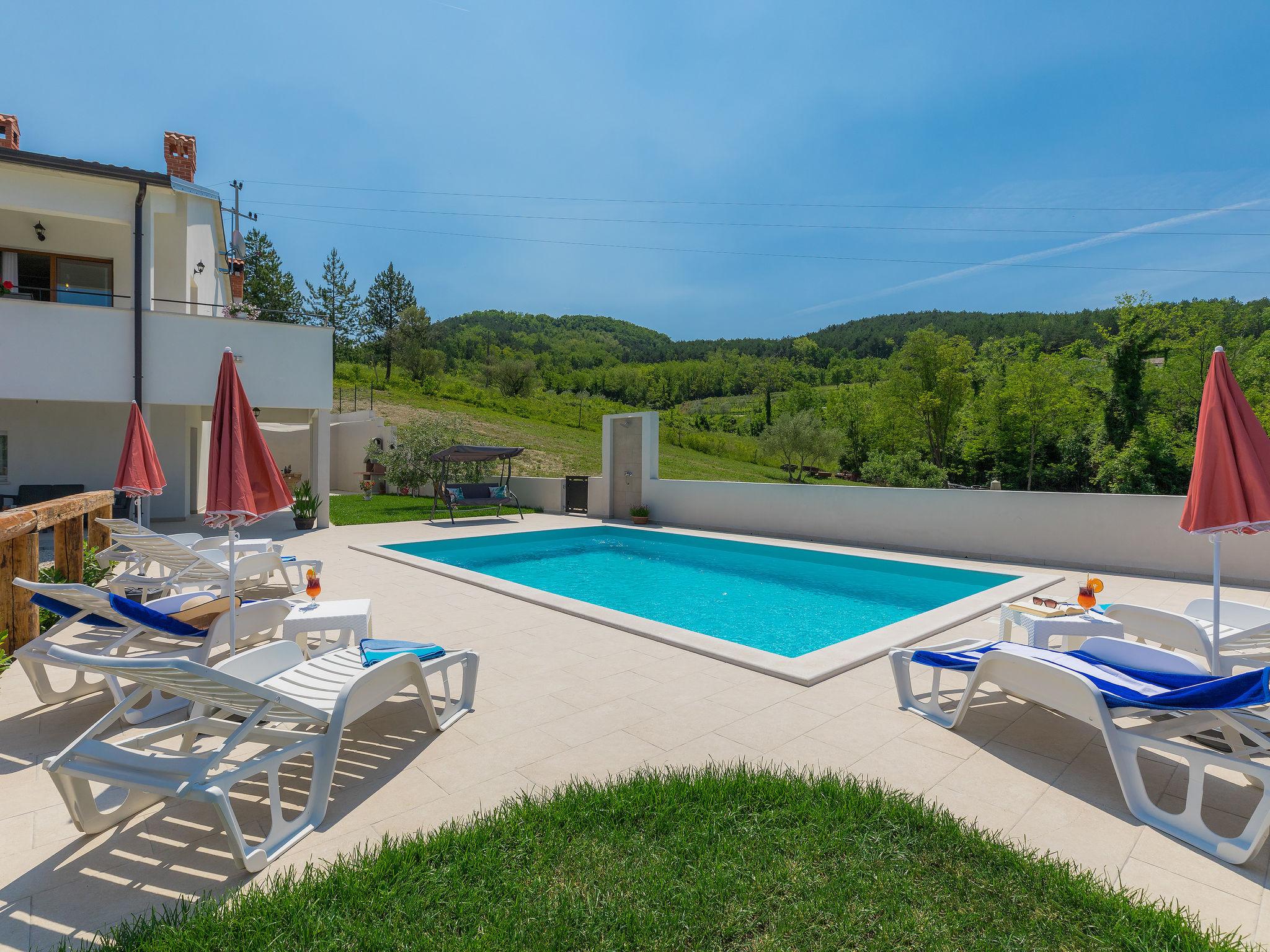 Foto 6 - Casa de 3 habitaciones en Motovun con piscina privada y jardín