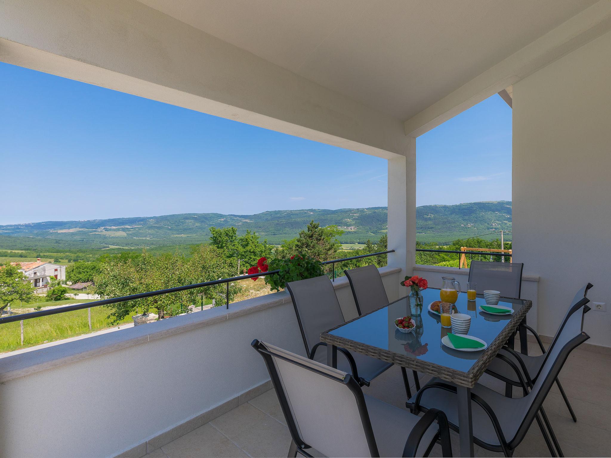 Foto 10 - Casa con 3 camere da letto a Motovun con piscina privata e giardino