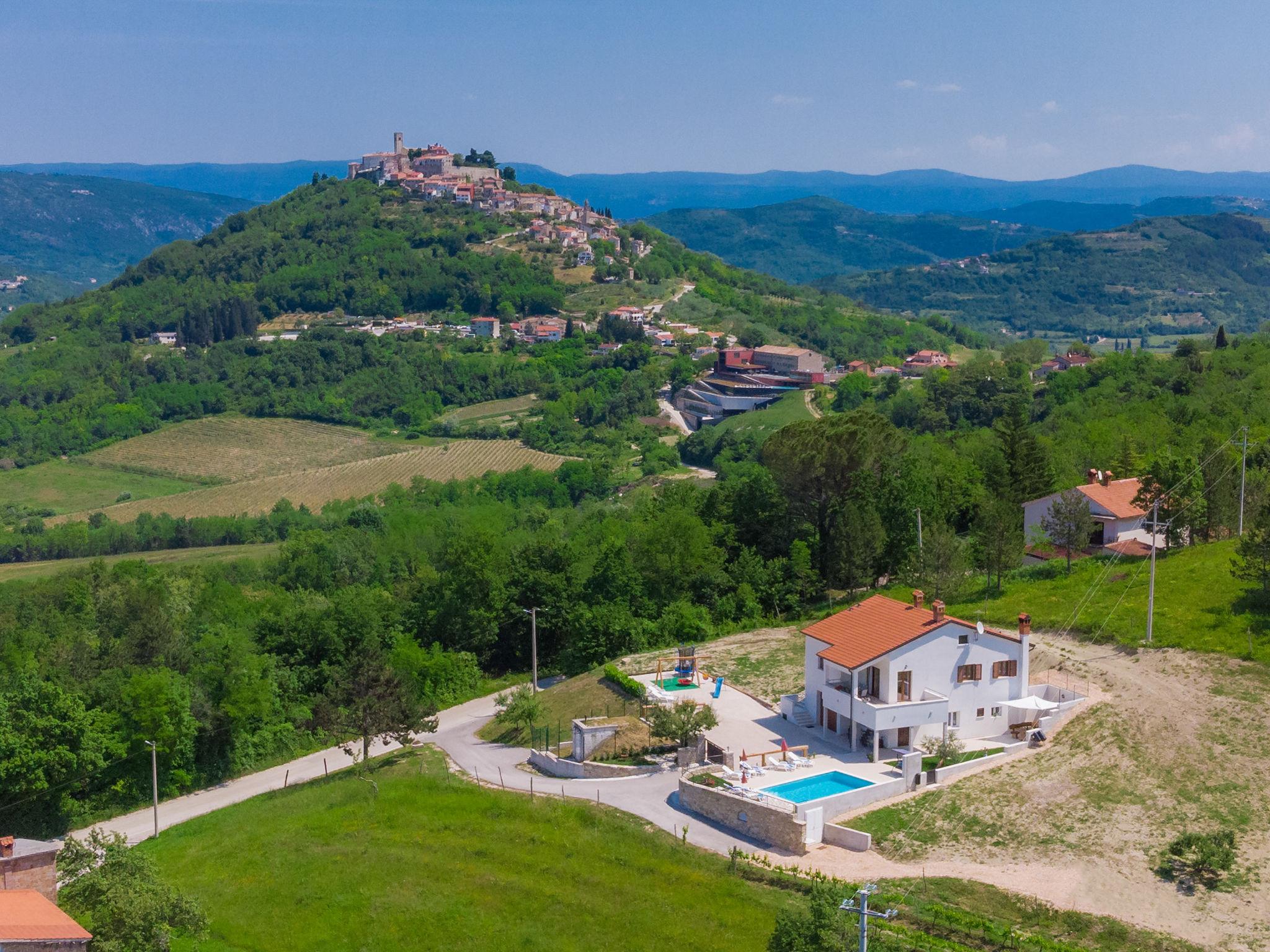 Photo 30 - Maison de 3 chambres à Motovun avec piscine privée et jardin