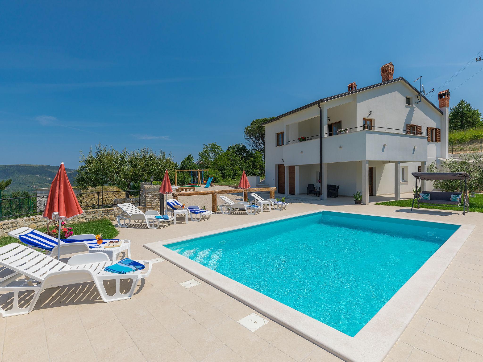 Photo 5 - Maison de 3 chambres à Motovun avec piscine privée et jardin