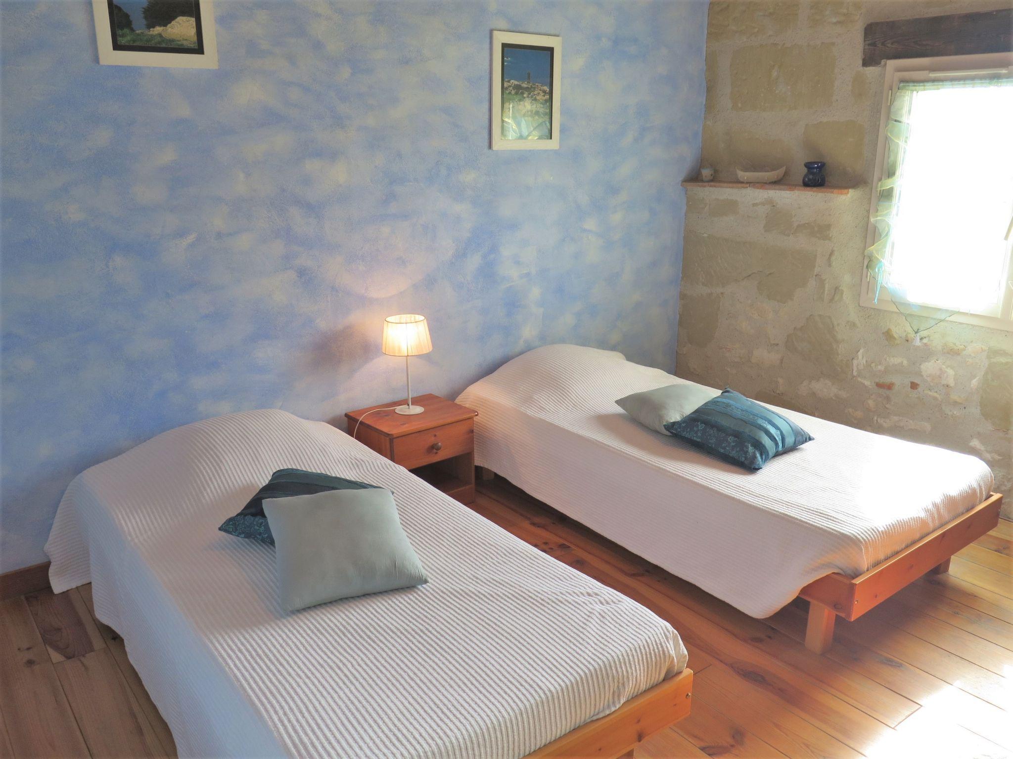 Foto 13 - Casa con 4 camere da letto a Puymiclan con piscina privata e terrazza