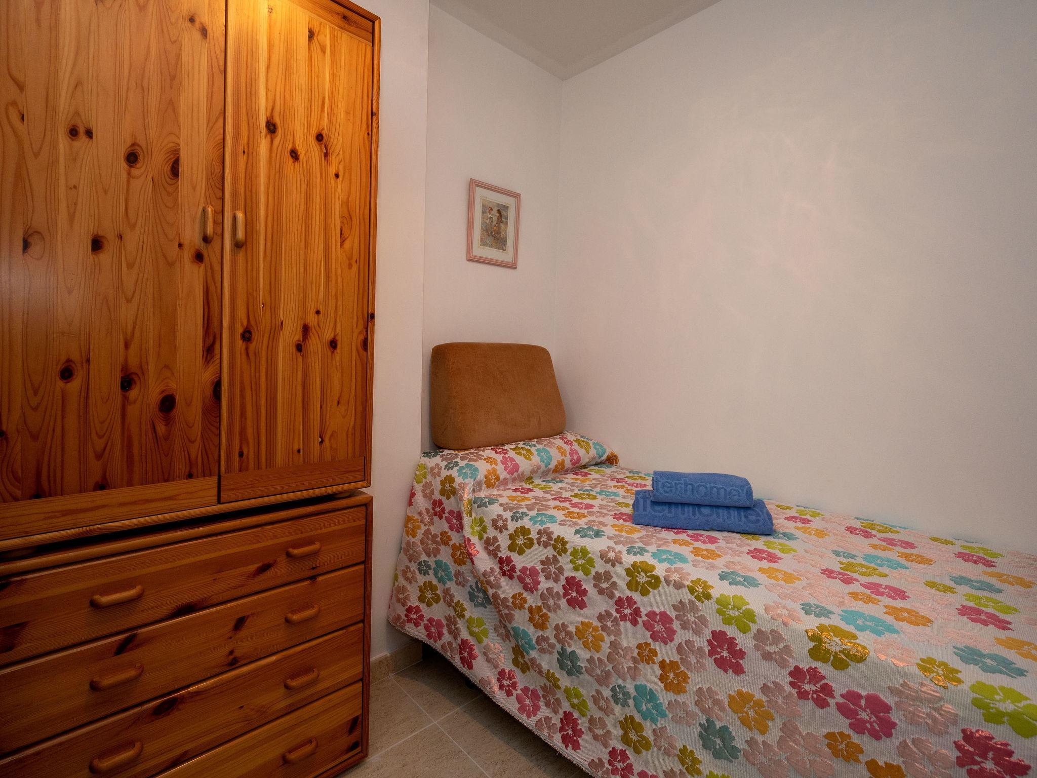 Foto 11 - Appartamento con 3 camere da letto a Malgrat de Mar con piscina e vista mare