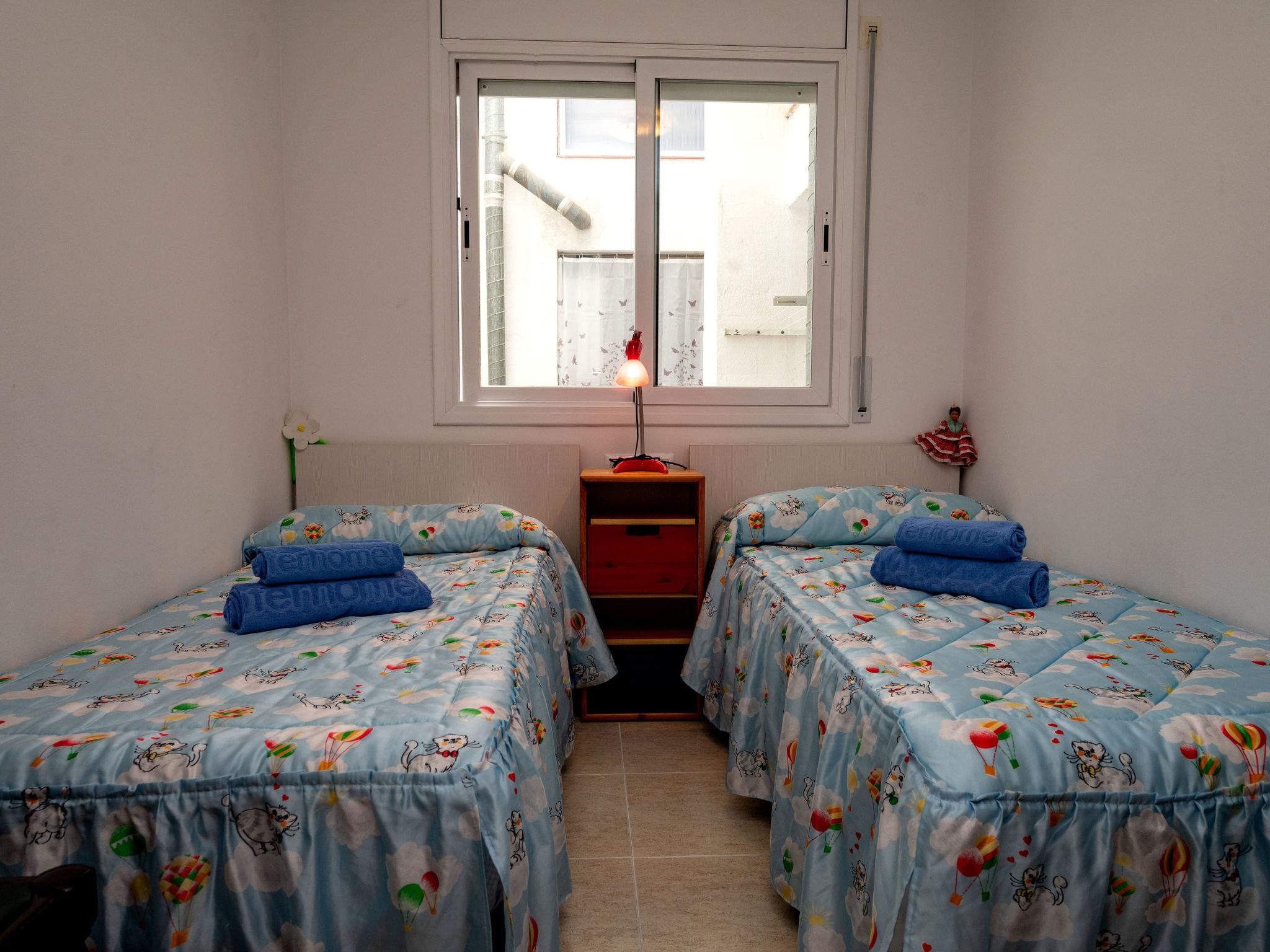 Foto 8 - Apartamento de 3 quartos em Malgrat de Mar com piscina e jardim