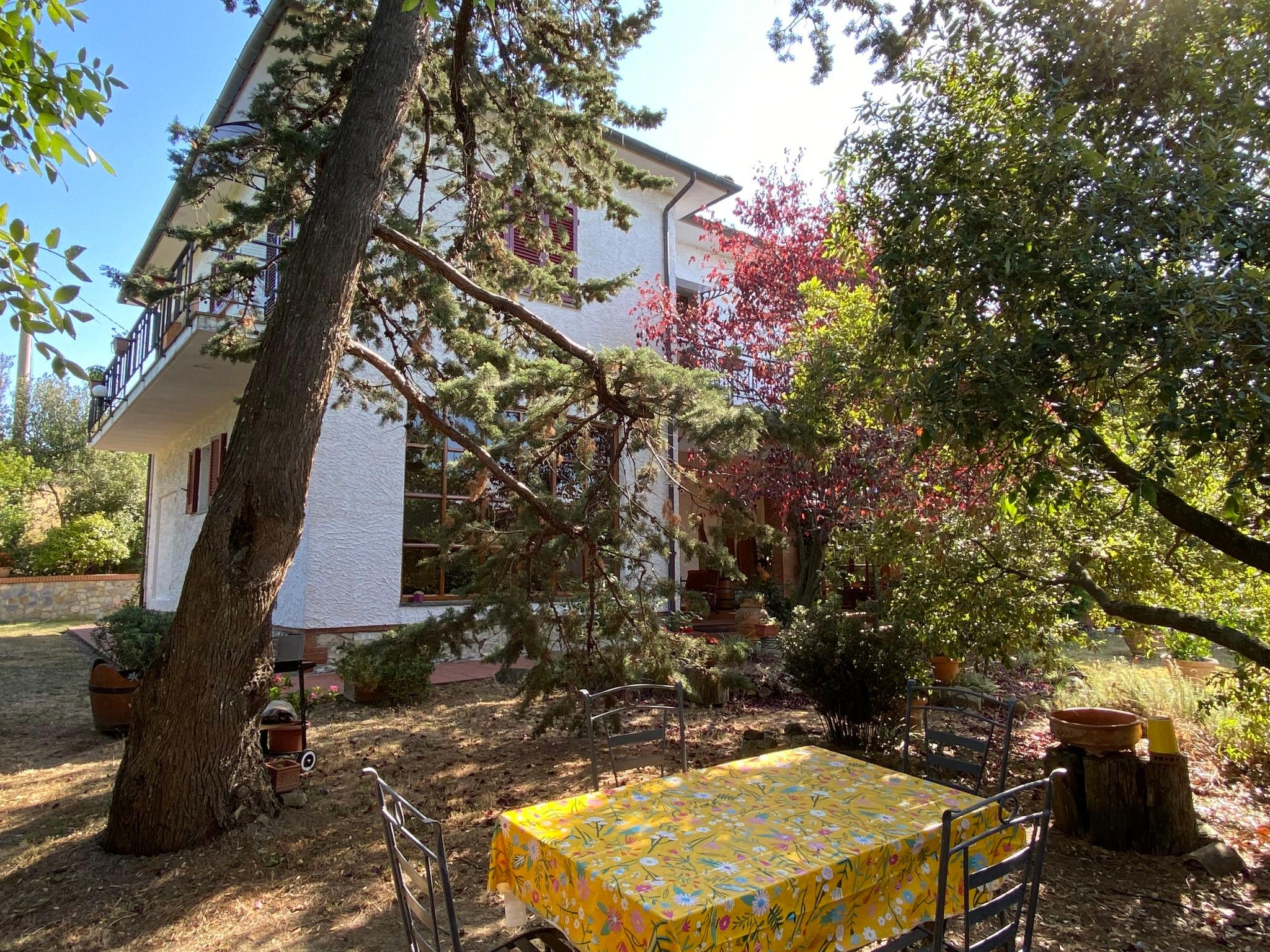 Foto 2 - Apartamento de 2 quartos em Riparbella com jardim e terraço