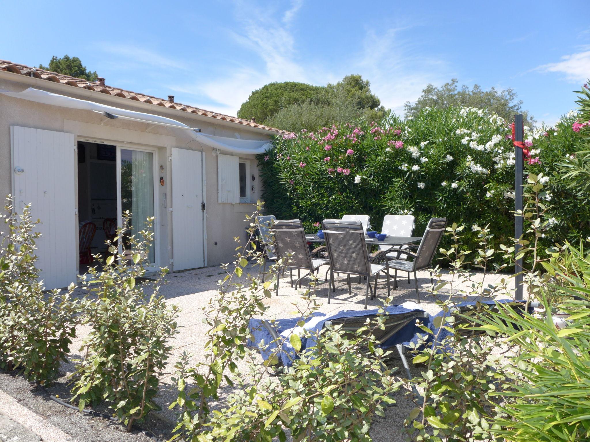 Photo 3 - Maison de 2 chambres à Roquebrune-sur-Argens avec piscine et vues à la mer