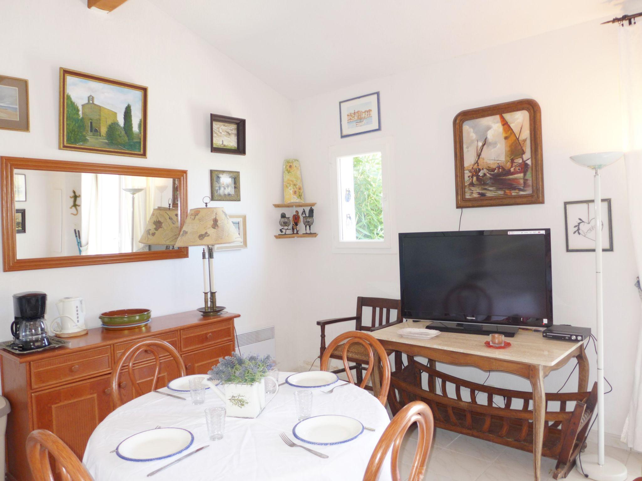 Photo 10 - 2 bedroom House in Roquebrune-sur-Argens with swimming pool and garden