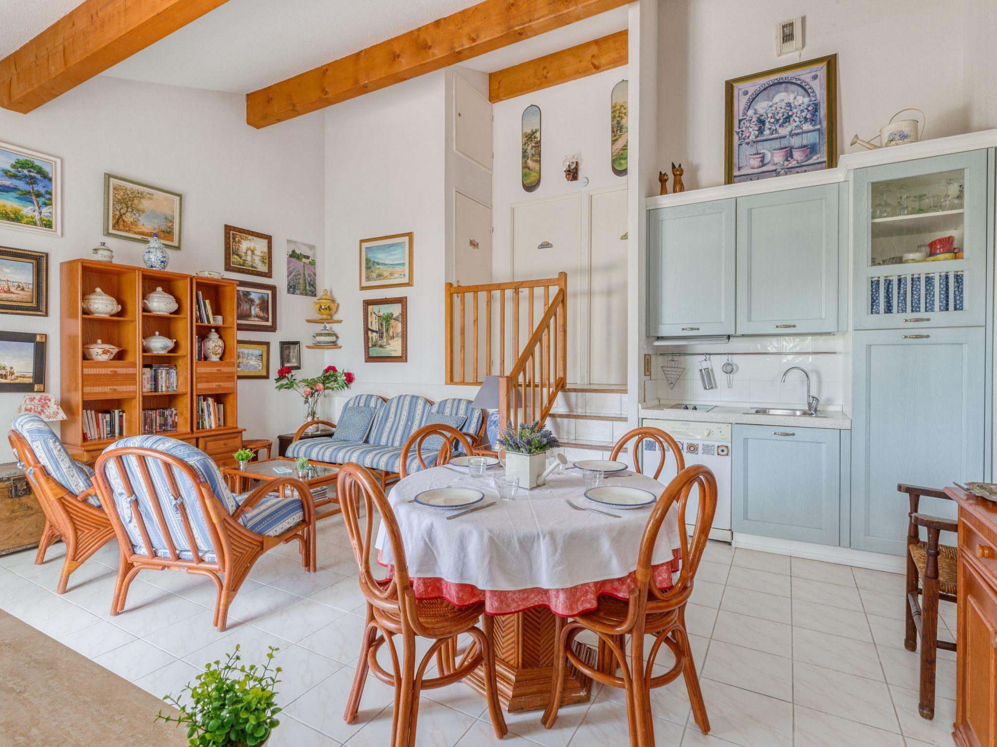 Photo 7 - Maison de 2 chambres à Roquebrune-sur-Argens avec piscine et vues à la mer