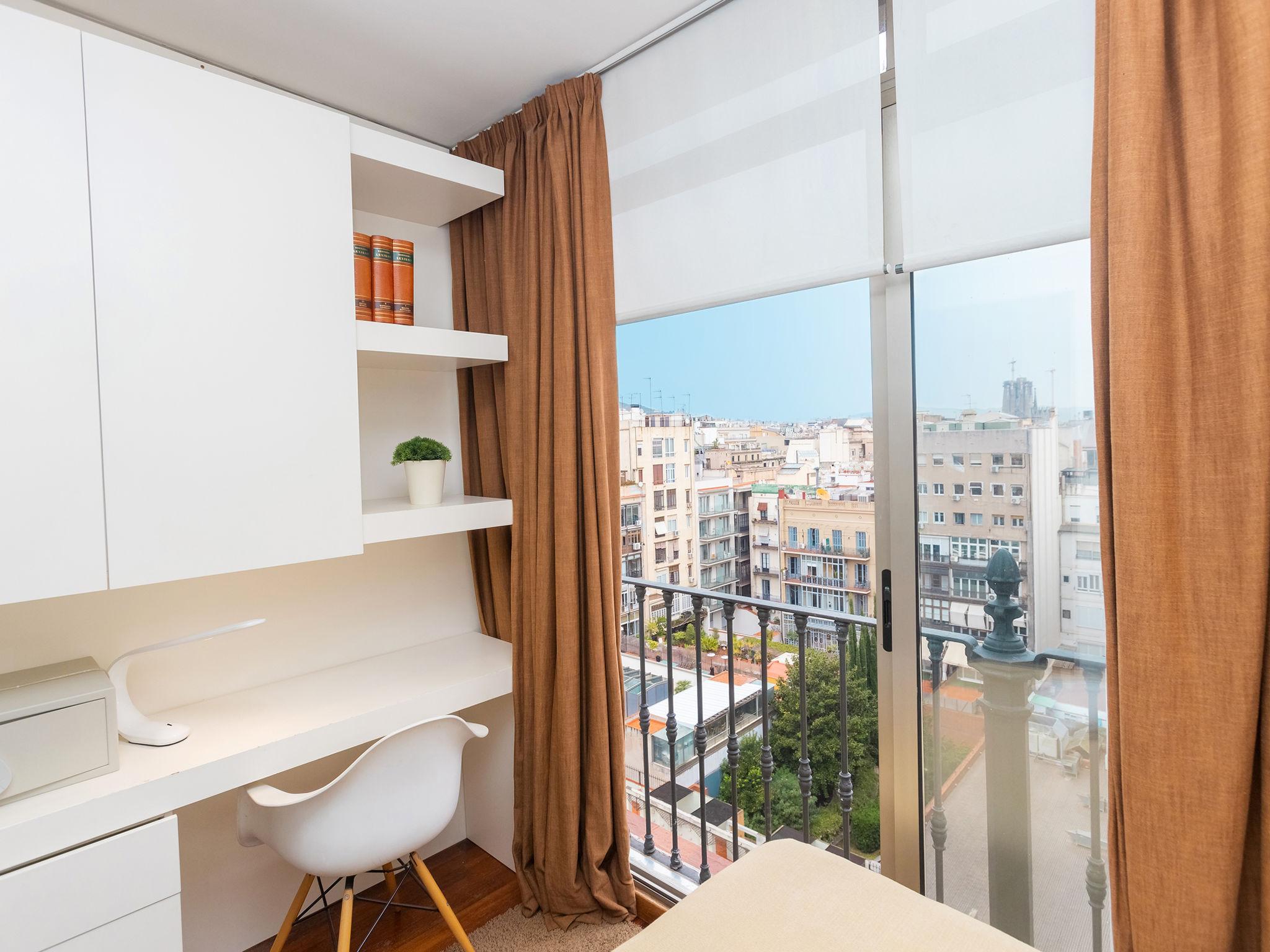 Foto 20 - Appartamento con 2 camere da letto a Barcellona