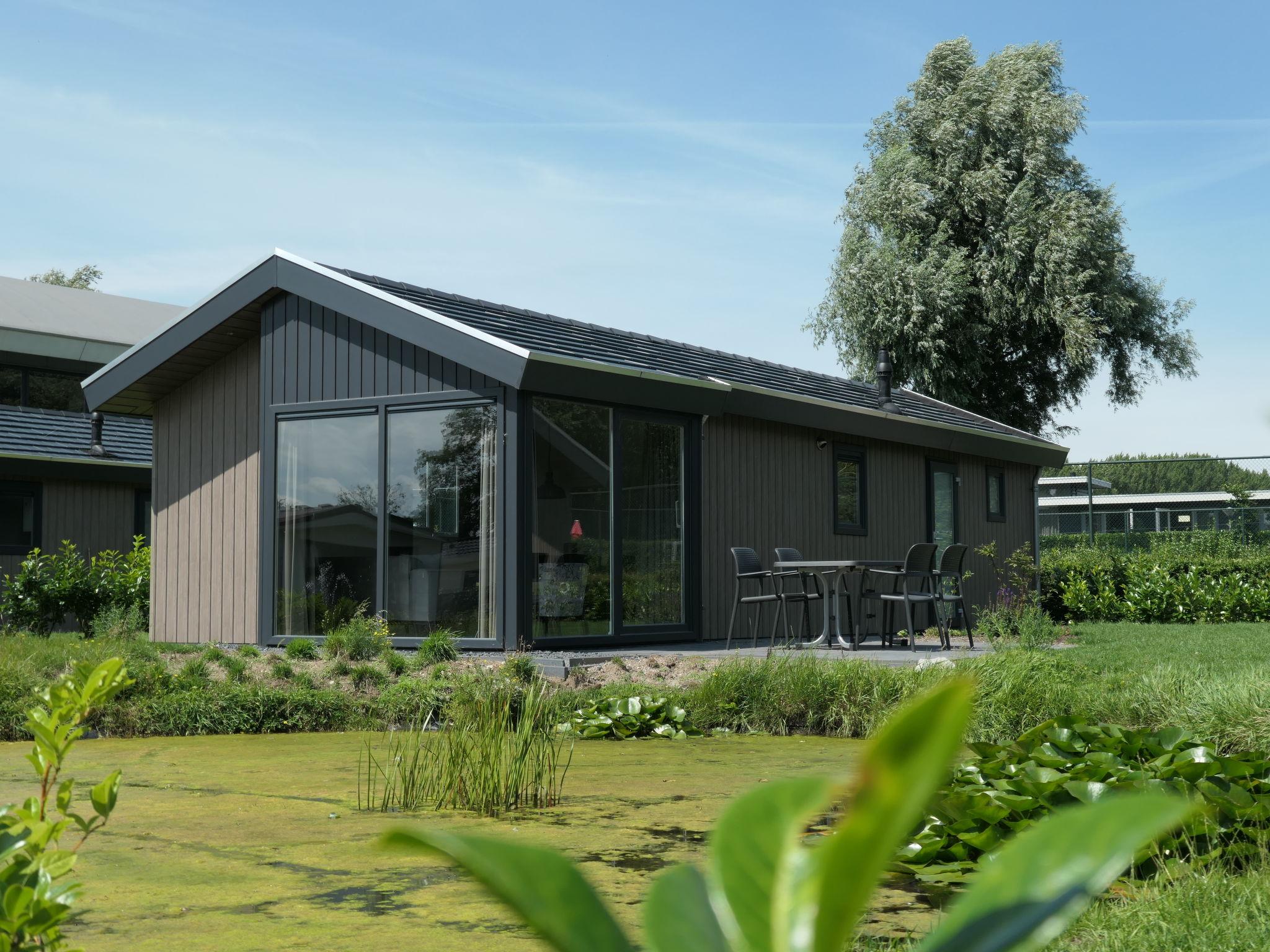 Photo 3 - Maison de 2 chambres à Dordrecht avec piscine et terrasse