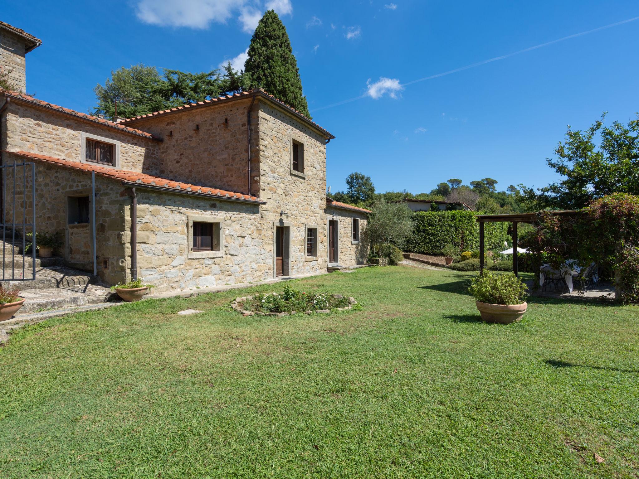 Photo 36 - Maison de 6 chambres à Cortona avec piscine privée et jardin
