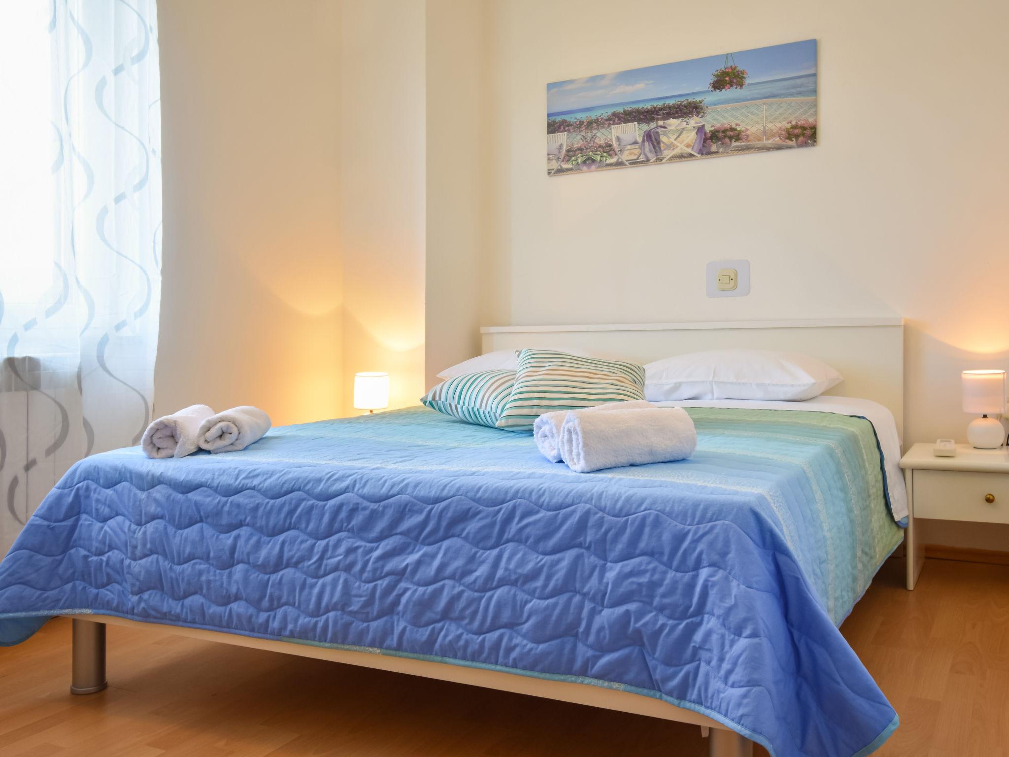 Foto 14 - Appartamento con 2 camere da letto a Buzet con terrazza e vasca idromassaggio