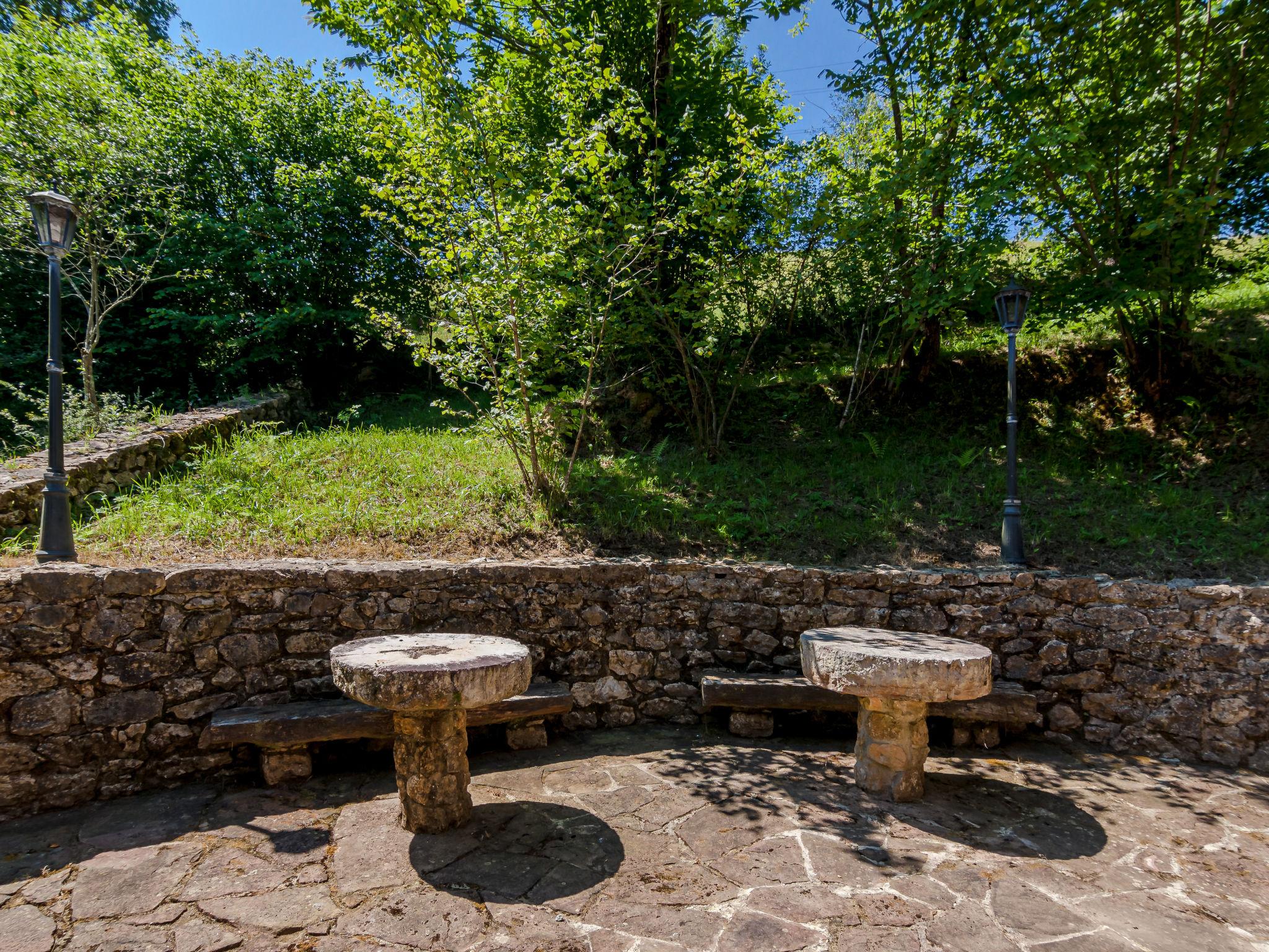 Photo 15 - Maison en Herrerías avec jardin et terrasse