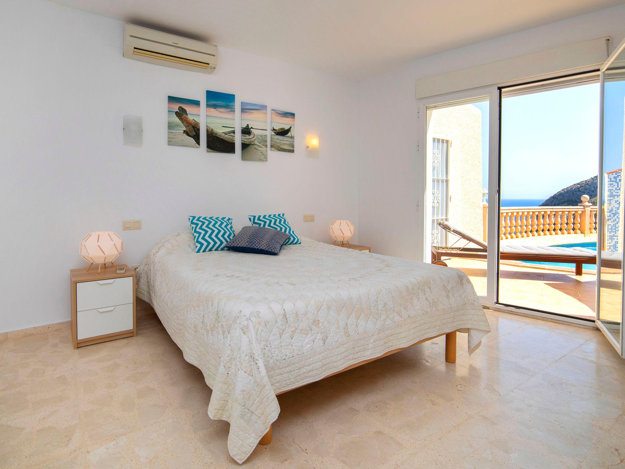 Photo 10 - 4 bedroom House in Calp with private pool and garden