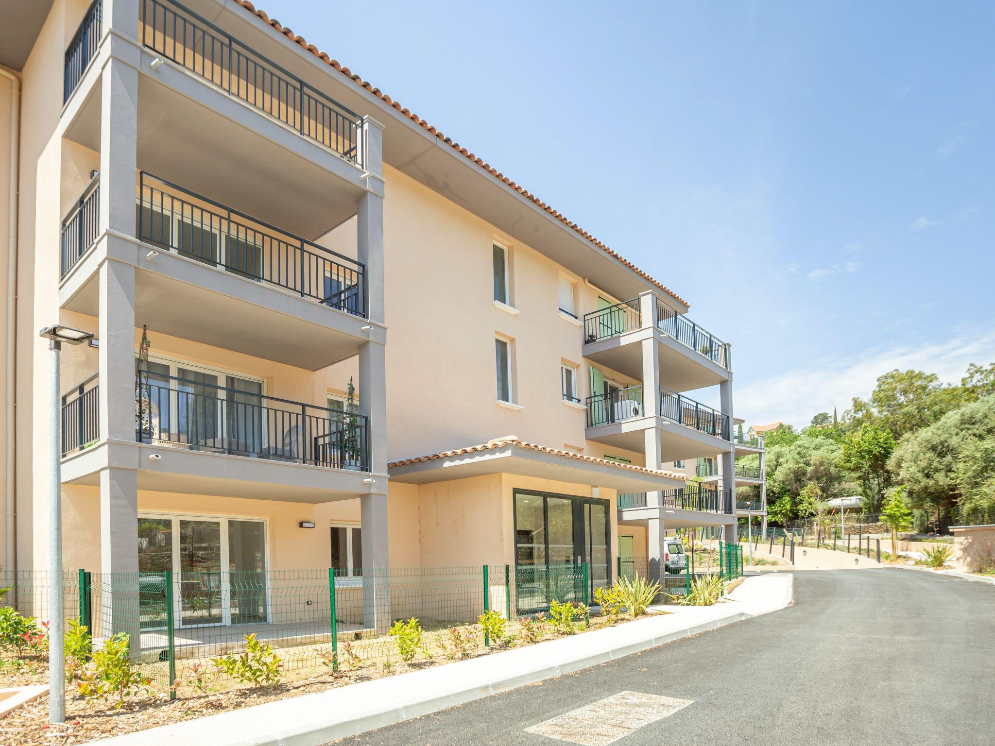 Foto 17 - Apartamento de 2 quartos em Bormes-les-Mimosas com piscina e jardim