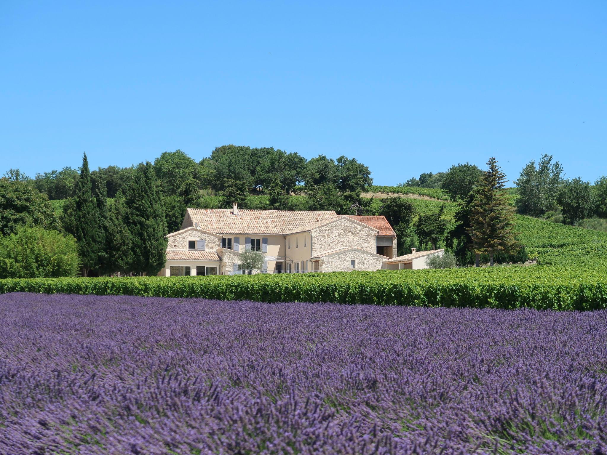 Photo 1 - Maison de 2 chambres à Valréas avec jardin et terrasse