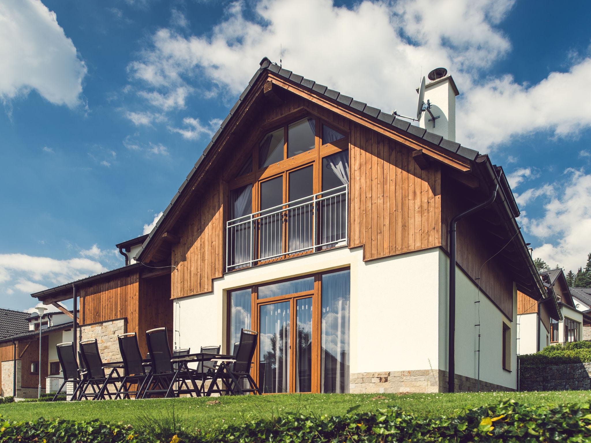 Foto 10 - Casa de 5 habitaciones en Lipno nad Vltavou con jardín y vistas a la montaña