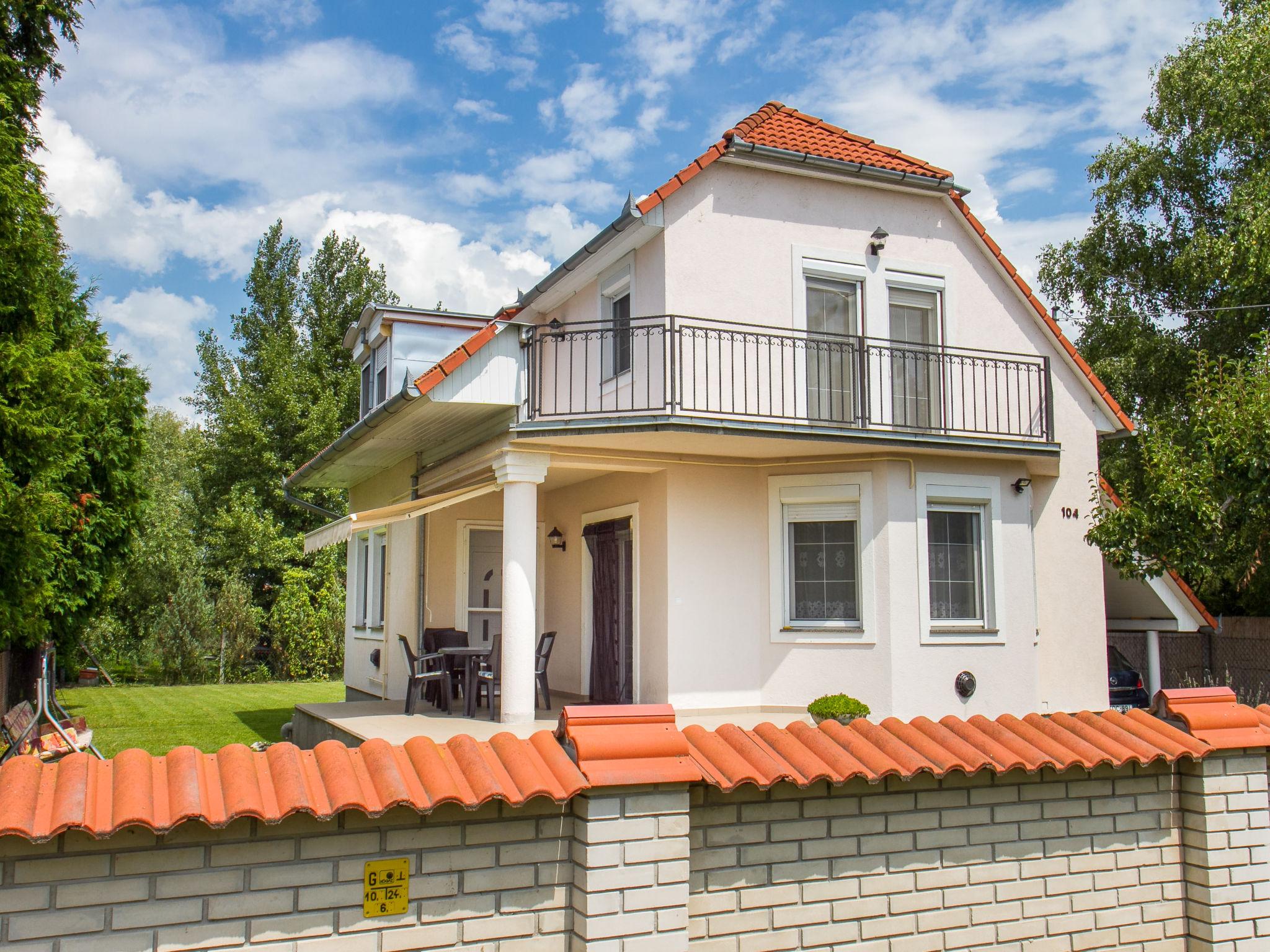 Foto 14 - Casa de 3 habitaciones en Balatonmáriafürdő con jardín y terraza