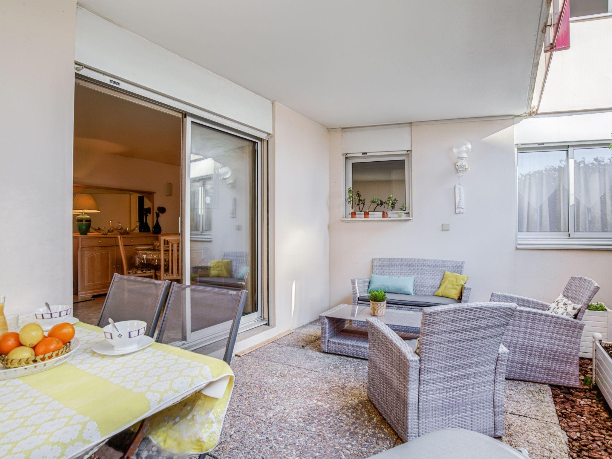 Photo 7 - 1 bedroom Apartment in Biarritz with garden and terrace