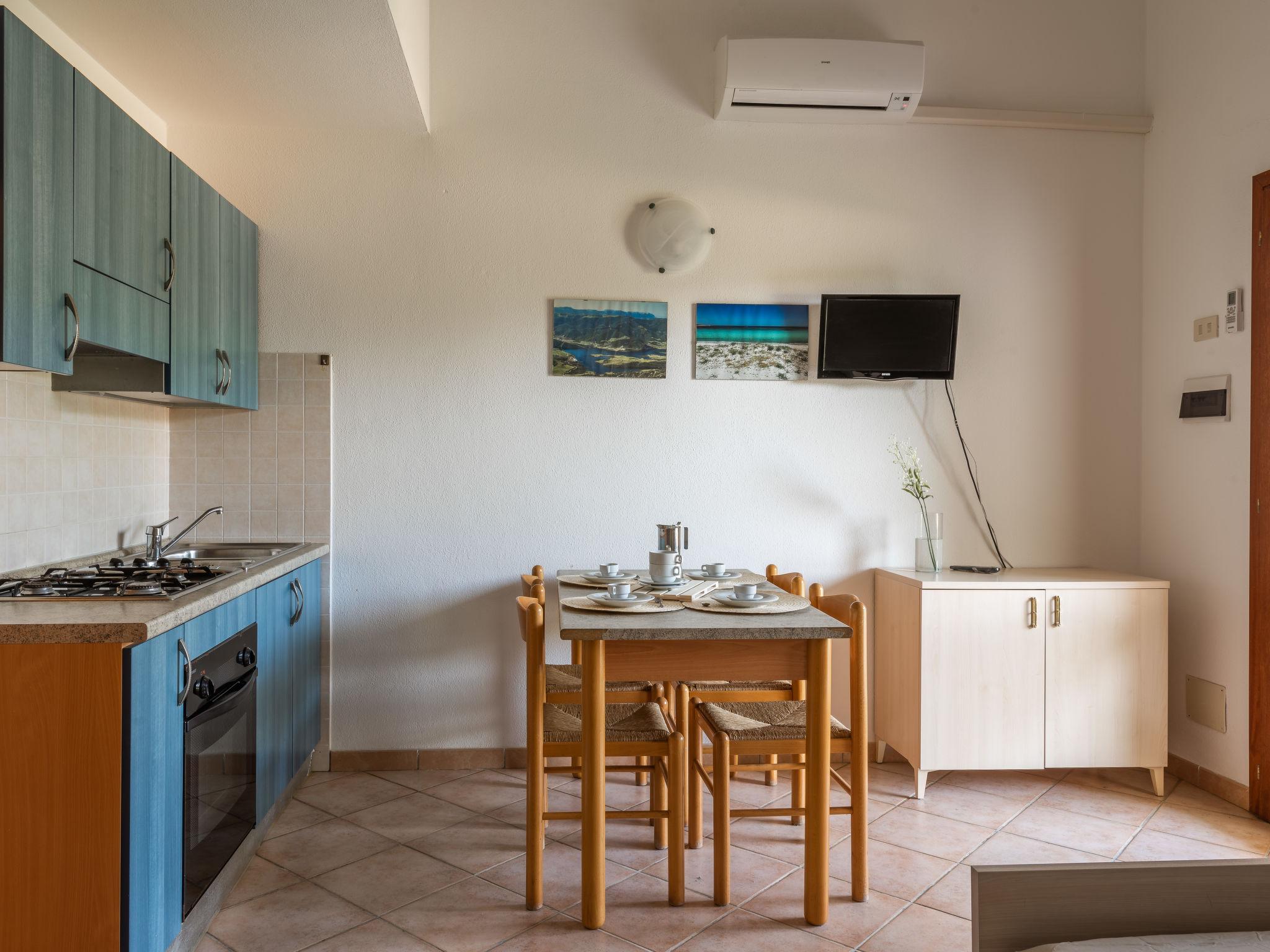 Foto 3 - Apartamento de 2 habitaciones en Budoni con jardín y vistas al mar