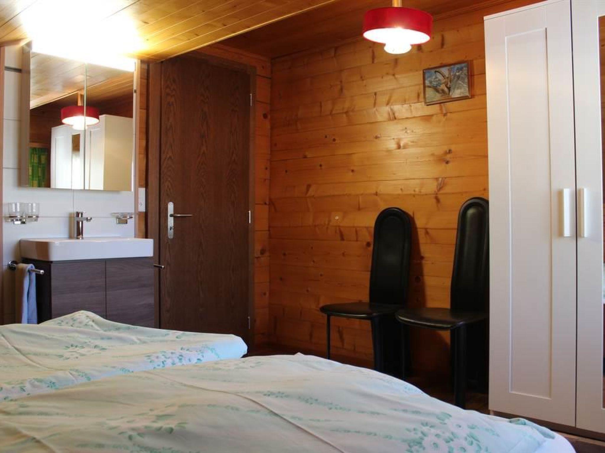 Foto 15 - Appartamento con 3 camere da letto a Saas-Grund con giardino