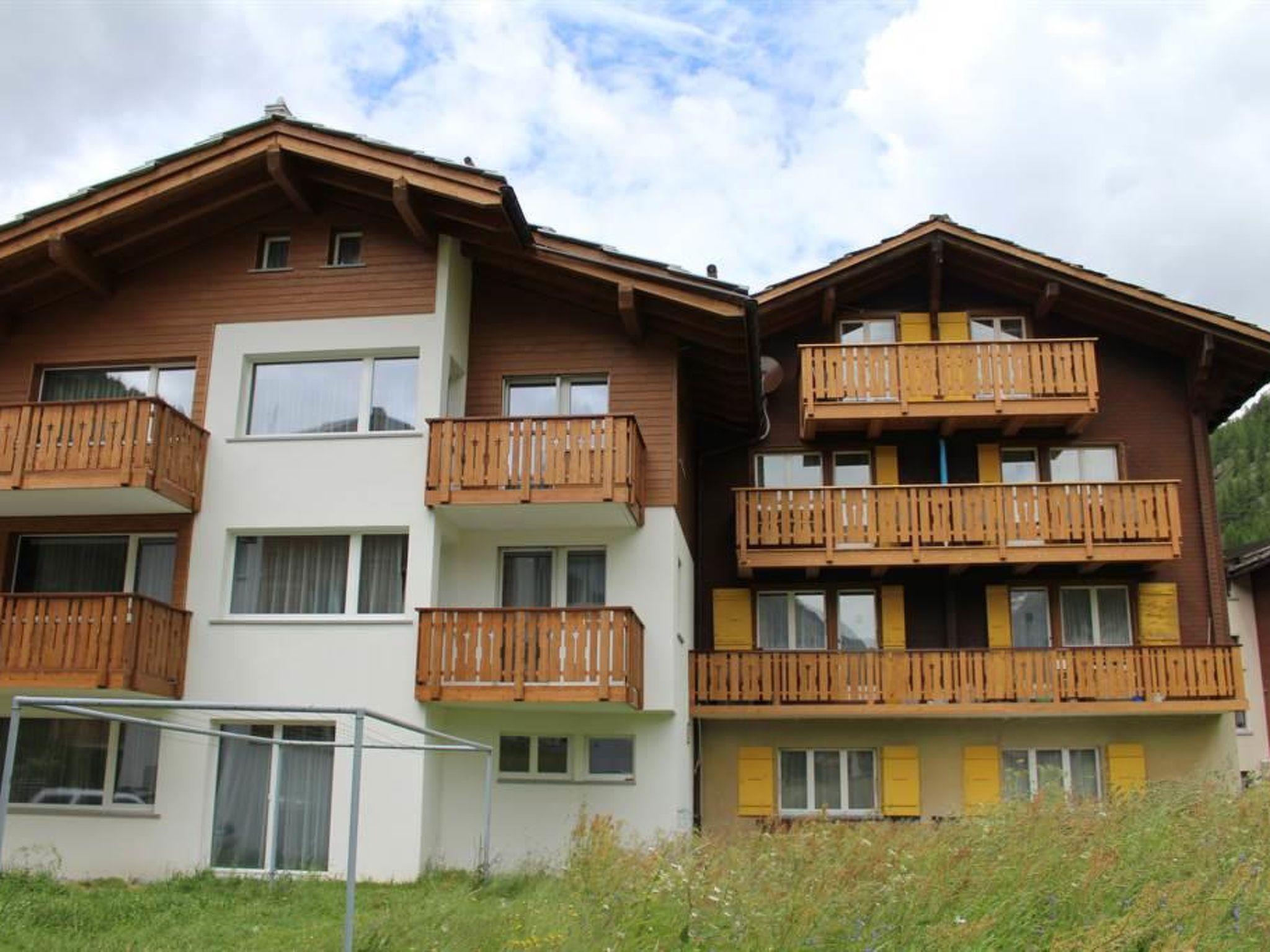 Foto 2 - Apartamento de 2 habitaciones en Saas-Grund con jardín