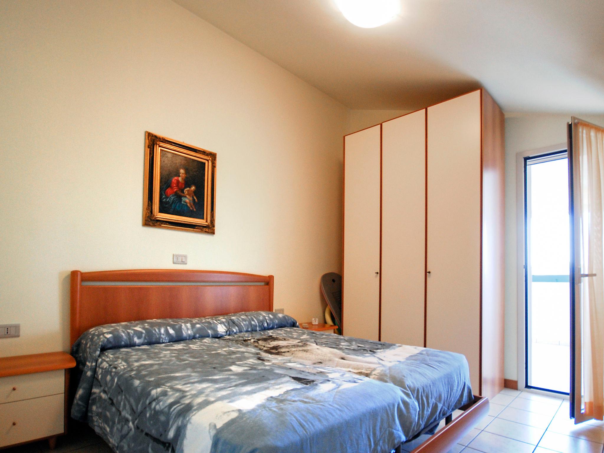 Photo 7 - 2 bedroom Apartment in San Michele al Tagliamento with swimming pool and sea view