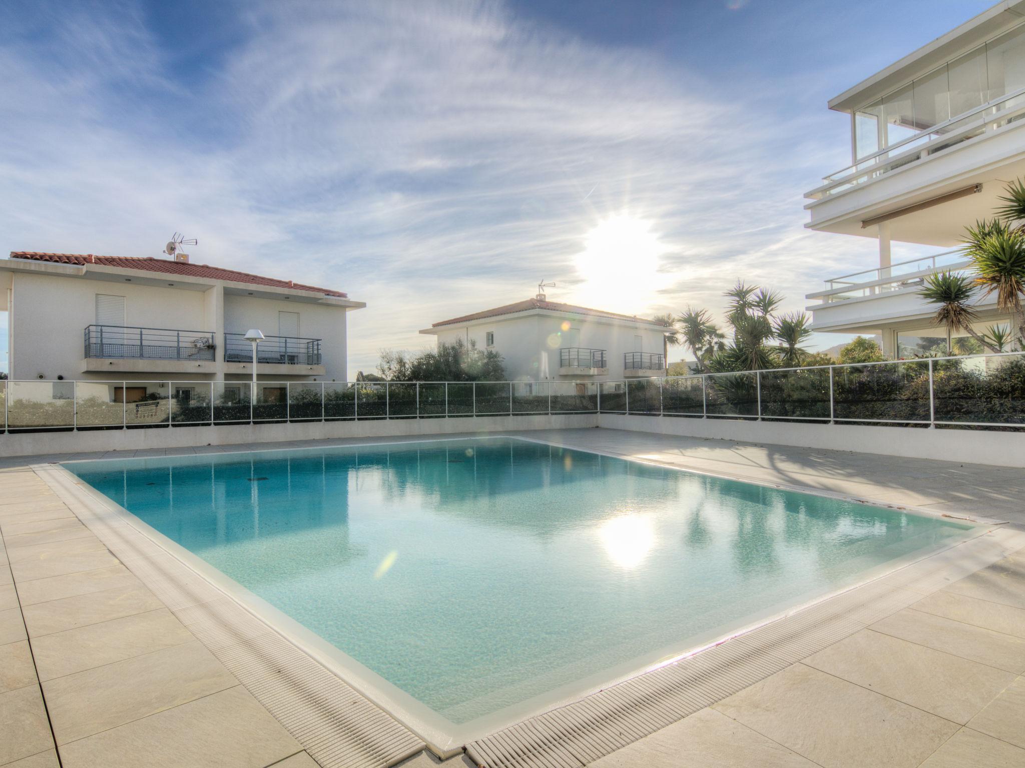 Photo 17 - Appartement de 1 chambre à Carqueiranne avec piscine et vues à la mer