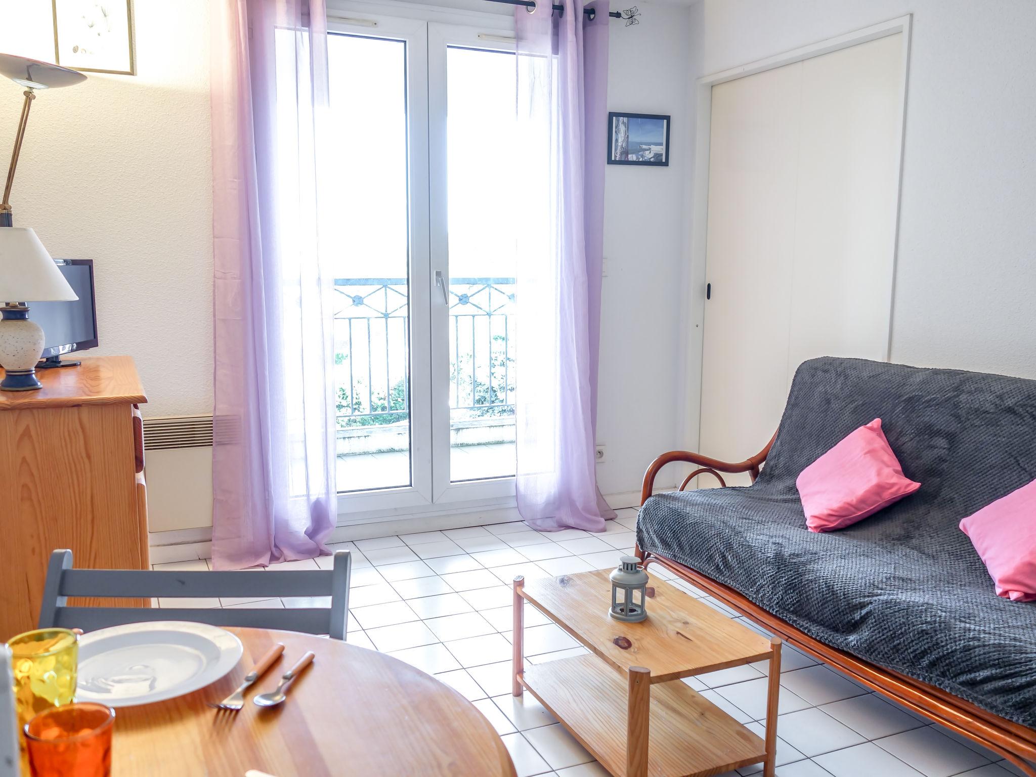 Photo 7 - 2 bedroom Apartment in Royan with private pool and sea view