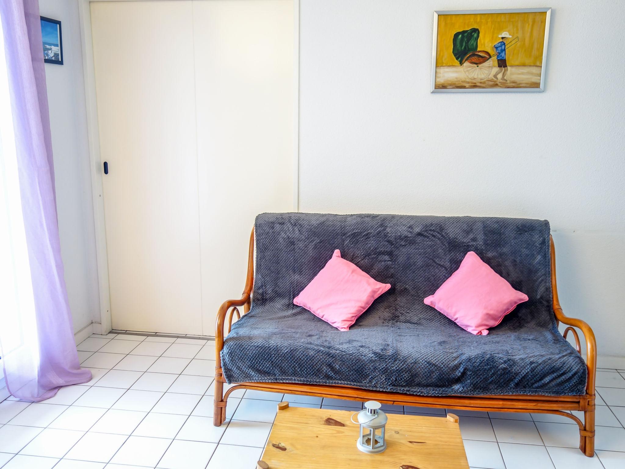 Photo 6 - 2 bedroom Apartment in Royan with swimming pool and terrace