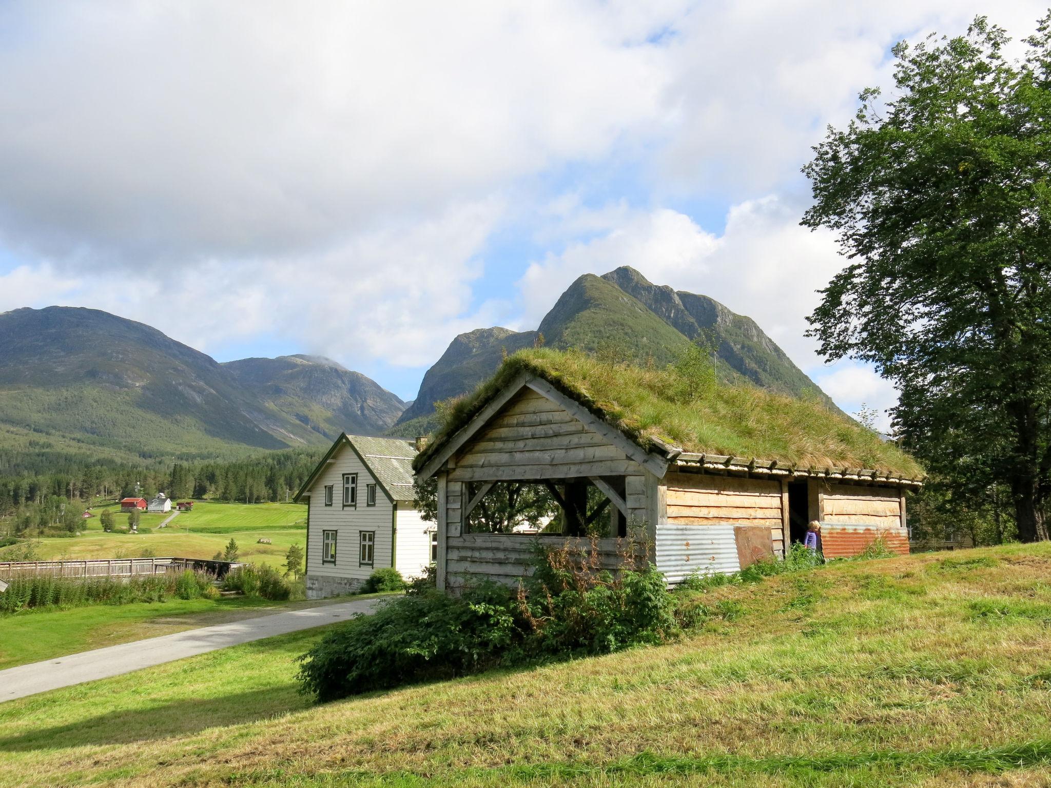 Foto 10 - Casa de 4 habitaciones en Sande i Sunnfjord con jardín y terraza