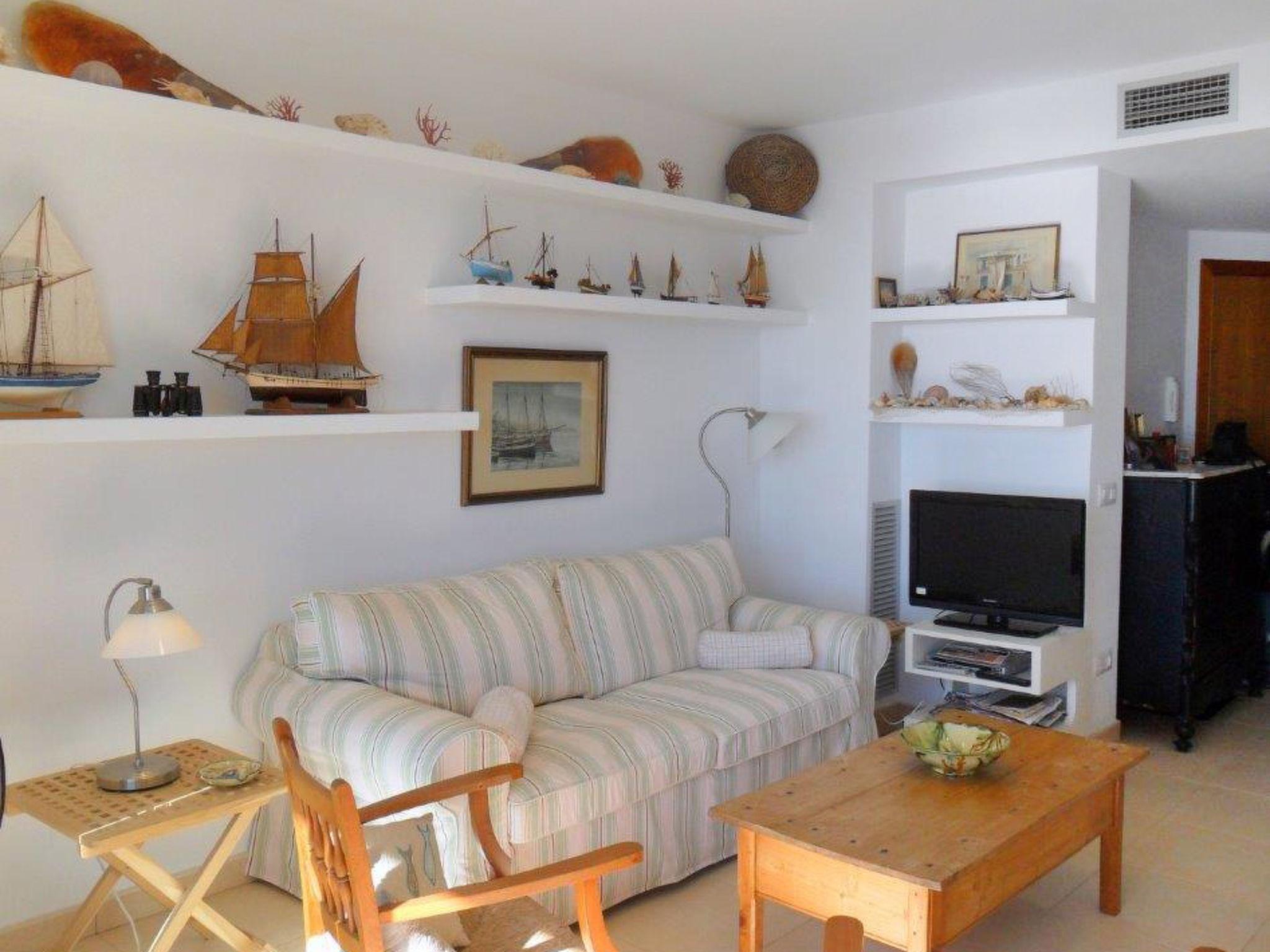 Photo 3 - 2 bedroom Apartment in Torroella de Montgrí with terrace and sea view