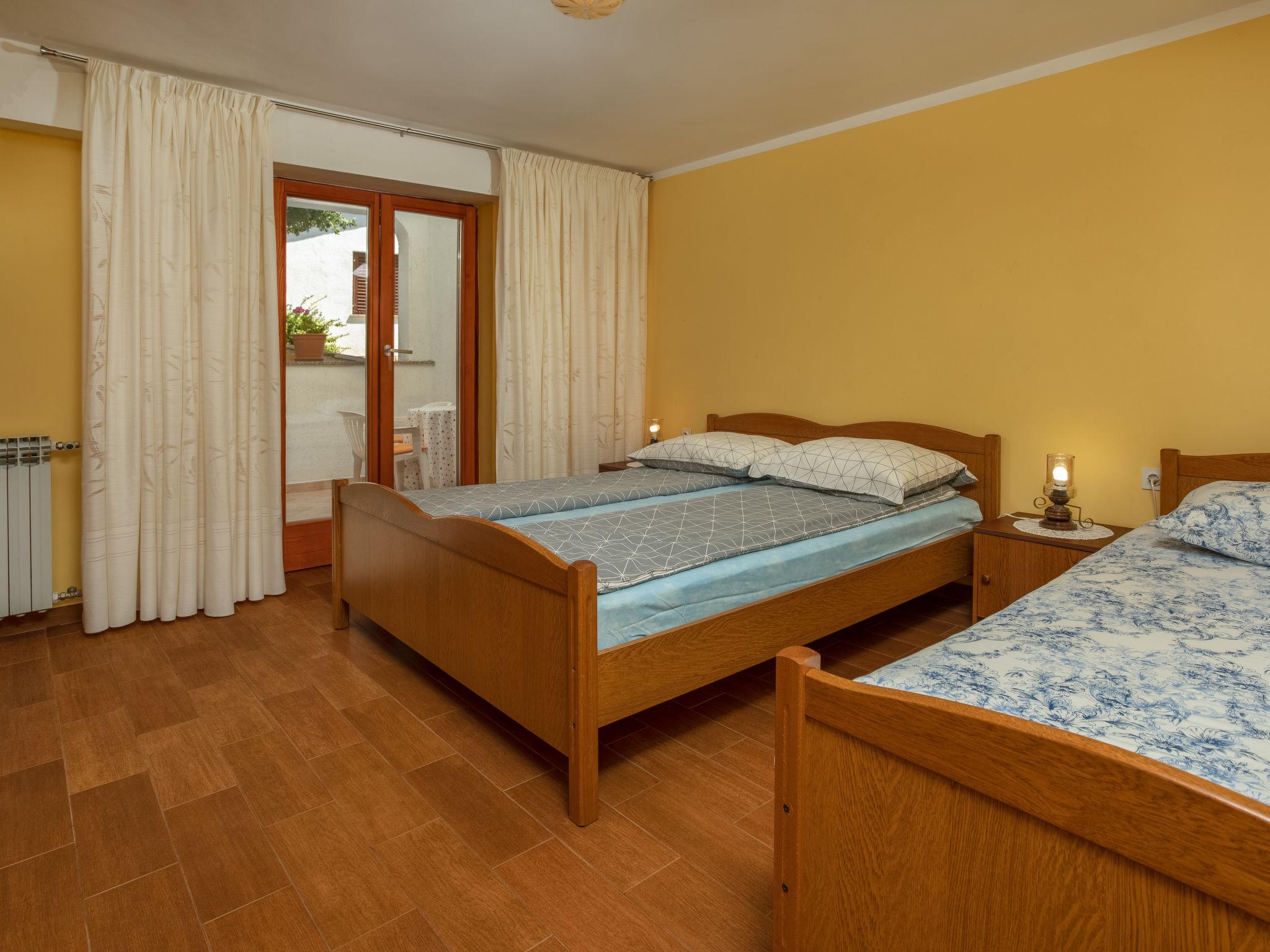 Foto 4 - Apartamento de 1 quarto em Kaštelir-Labinci com piscina e vistas do mar