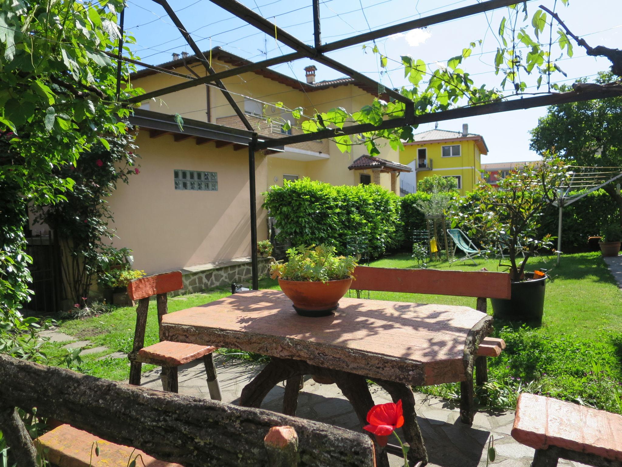 Photo 2 - Appartement de 2 chambres à Porlezza avec jardin et terrasse