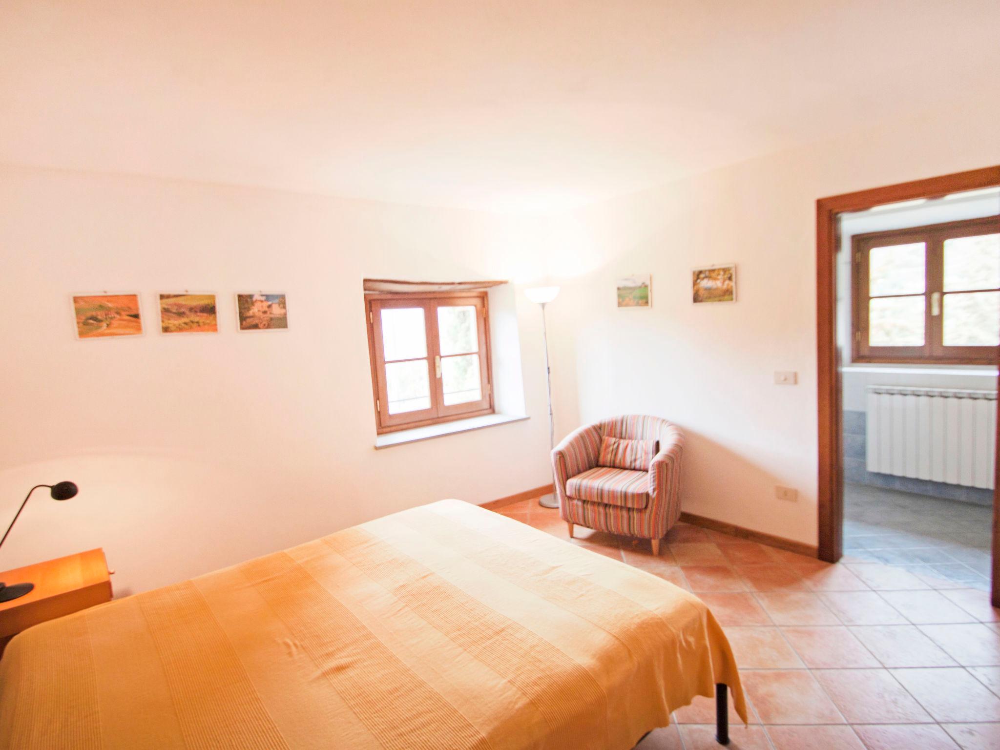 Photo 10 - 1 bedroom Apartment in Rufina with swimming pool and garden