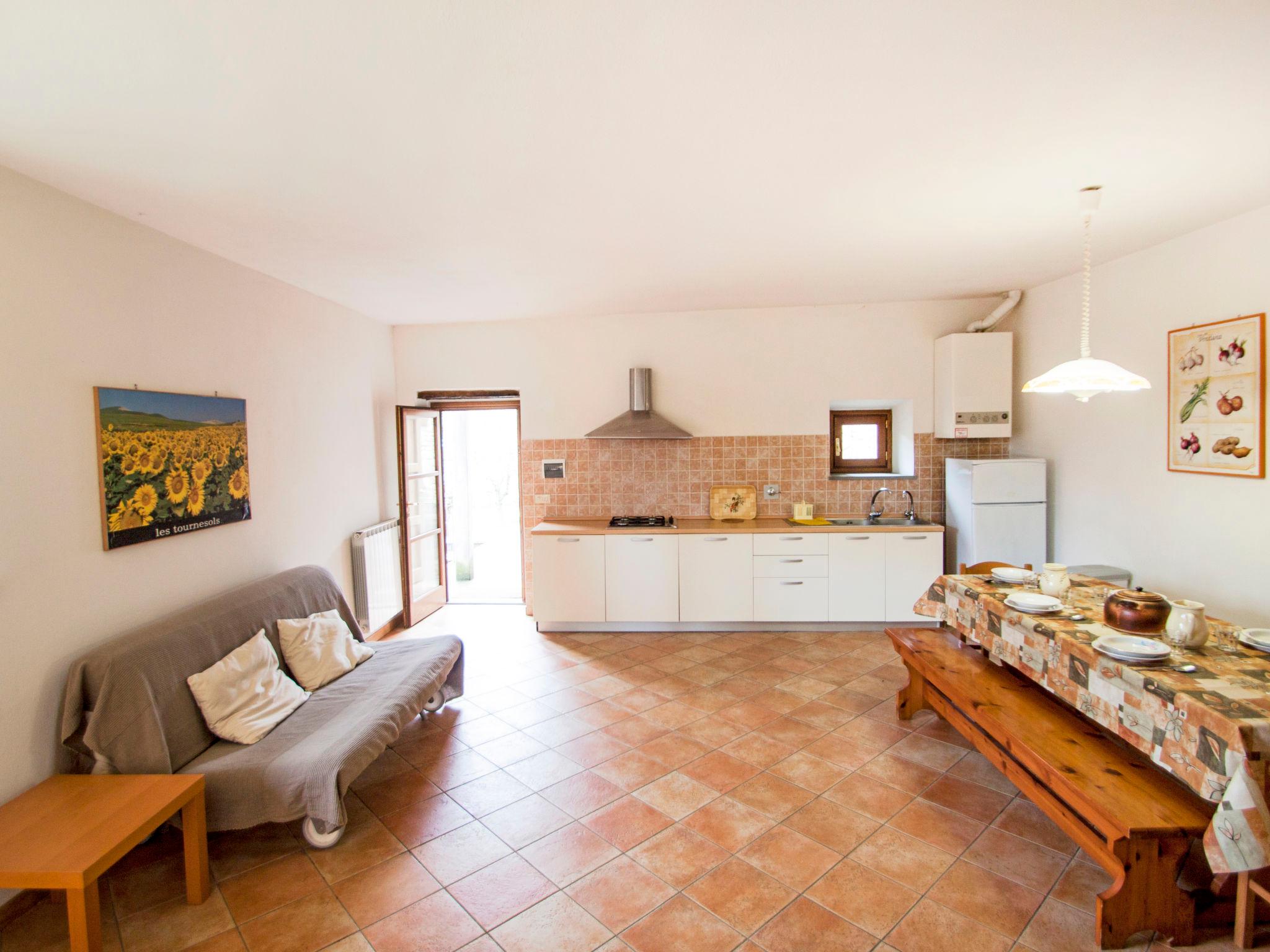 Photo 9 - 1 bedroom Apartment in Rufina with swimming pool and garden