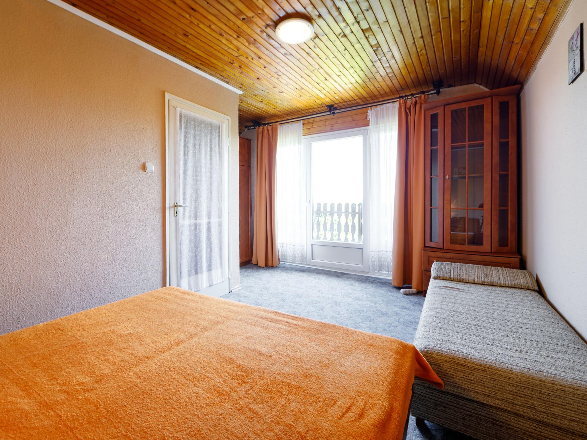 Foto 12 - Casa con 3 camere da letto a Balatonlelle con giardino e terrazza