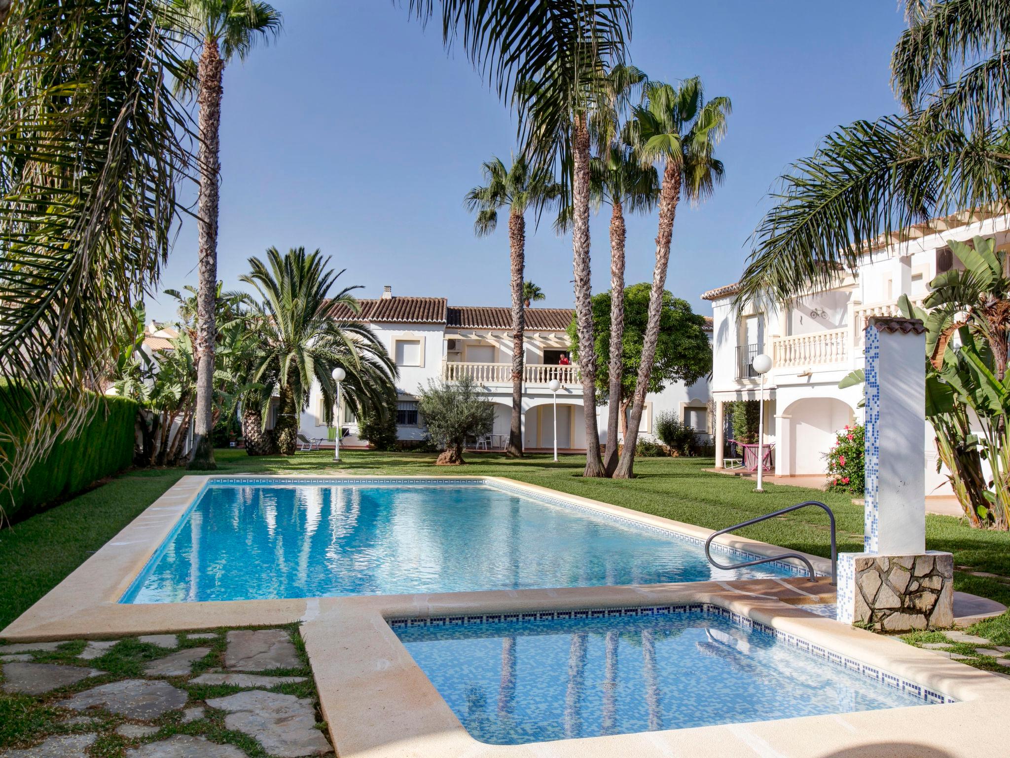 Photo 2 - Appartement de 2 chambres à Dénia avec piscine et vues à la mer