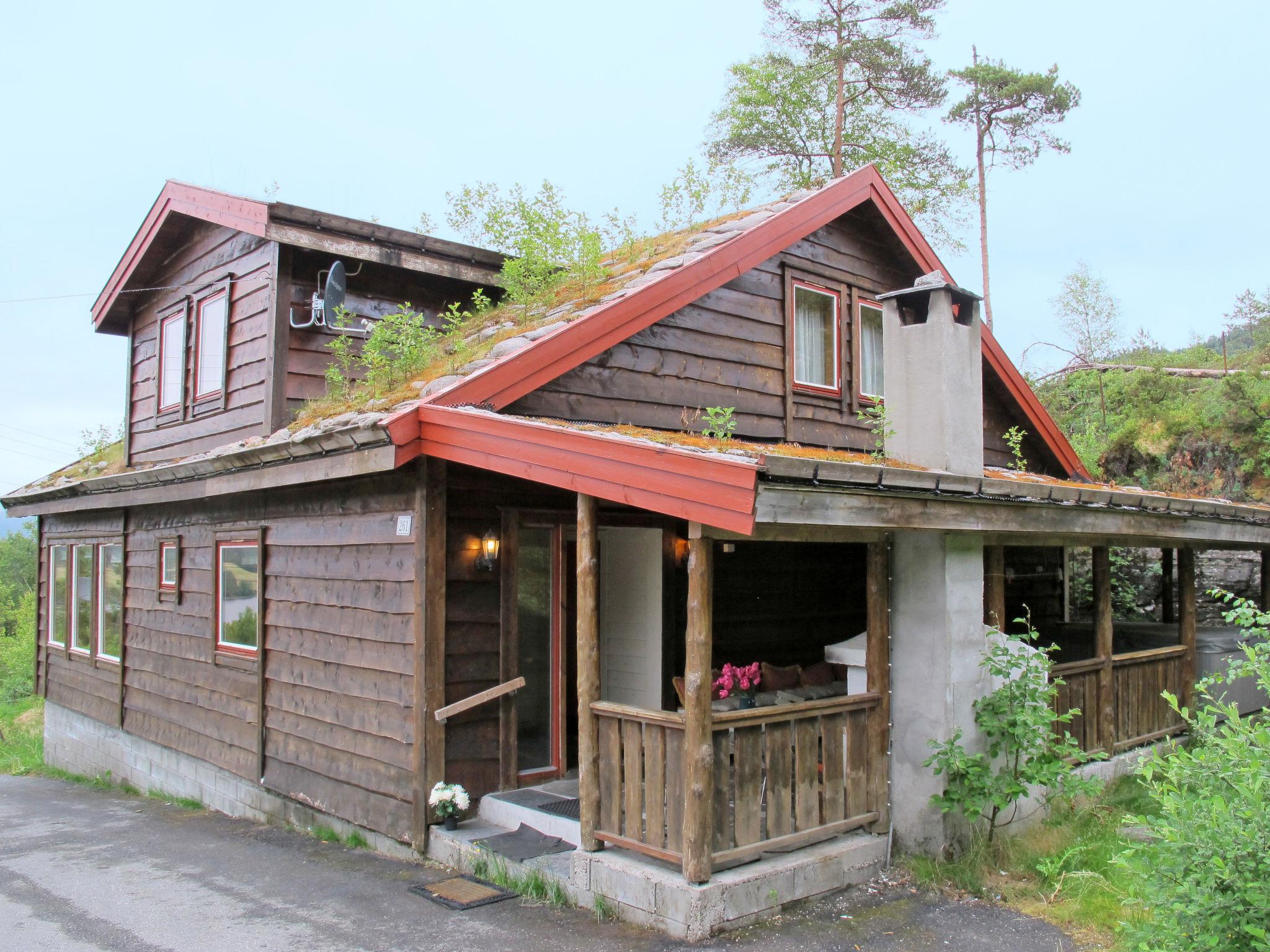 Foto 1 - Casa de 10 quartos em Os com jardim e terraço