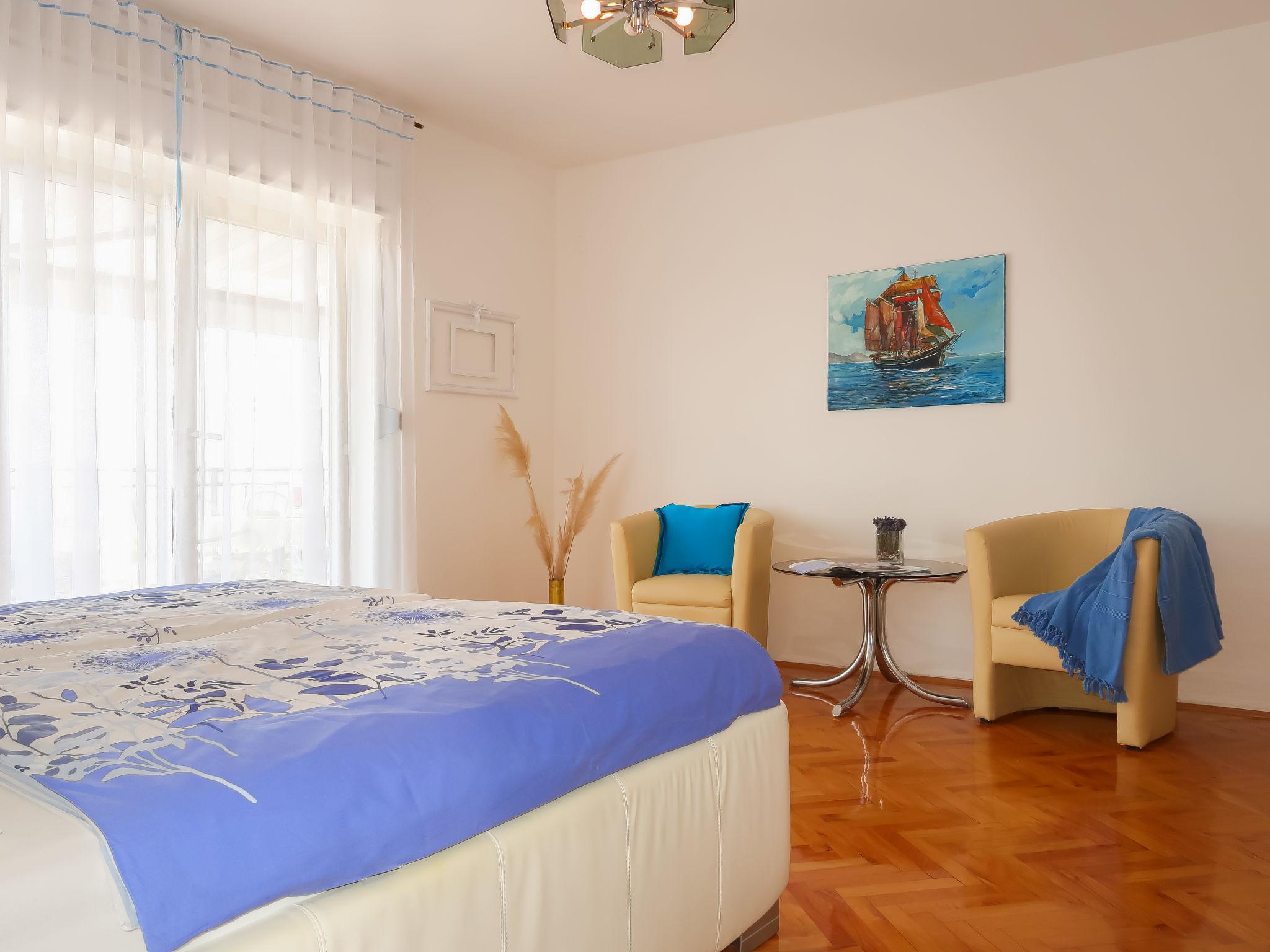 Foto 15 - Appartamento con 3 camere da letto a Crikvenica con terrazza e vista mare