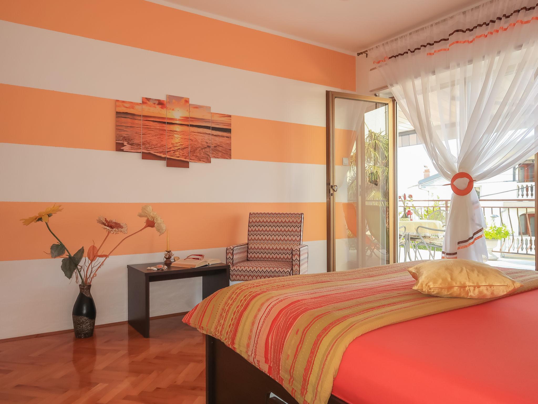 Photo 18 - 3 bedroom Apartment in Crikvenica with terrace